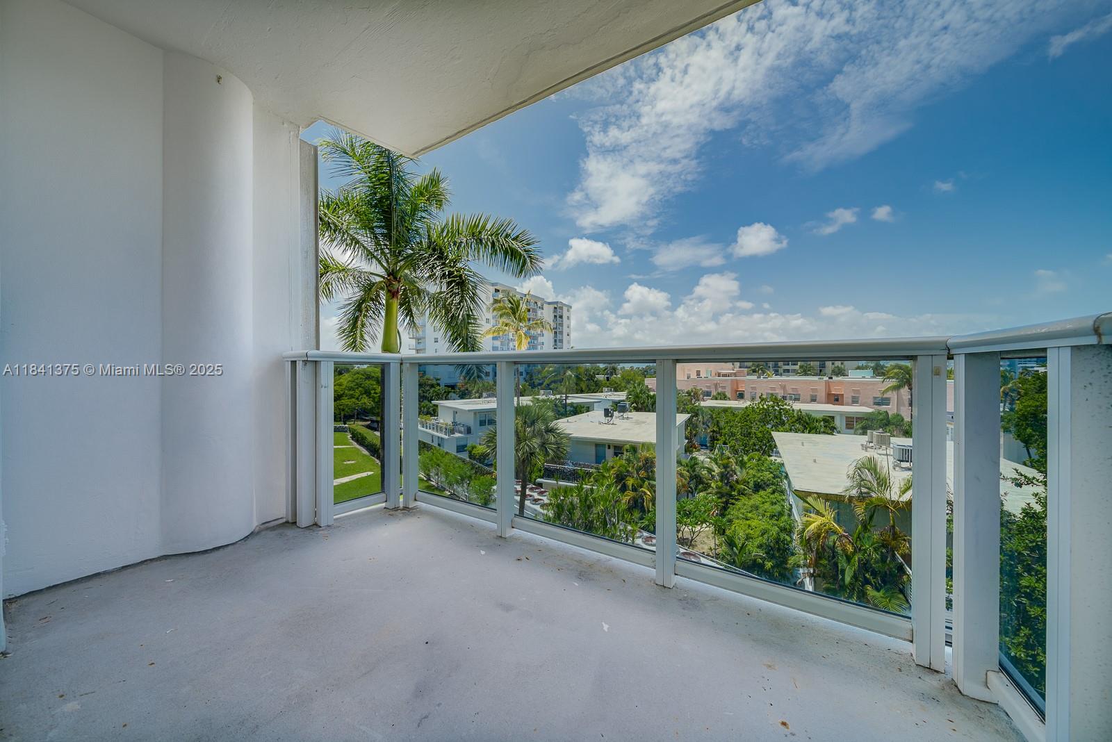 900 Bay Dr #303