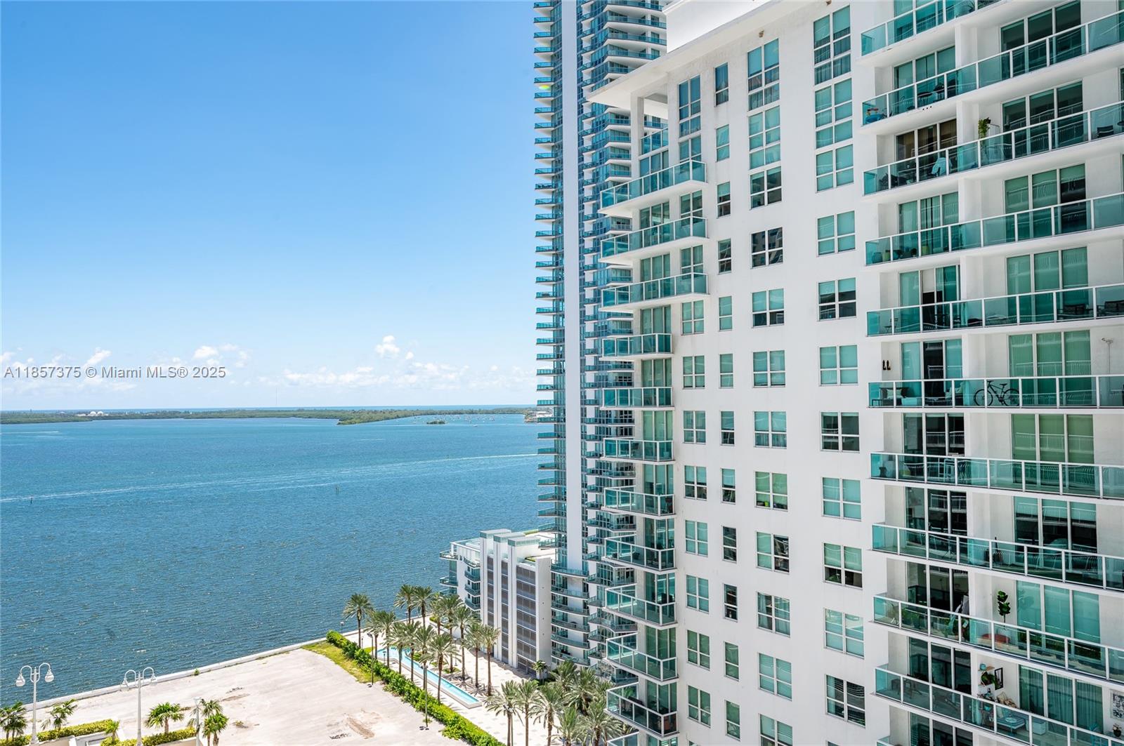 1200 Brickell Bay Dr #2015