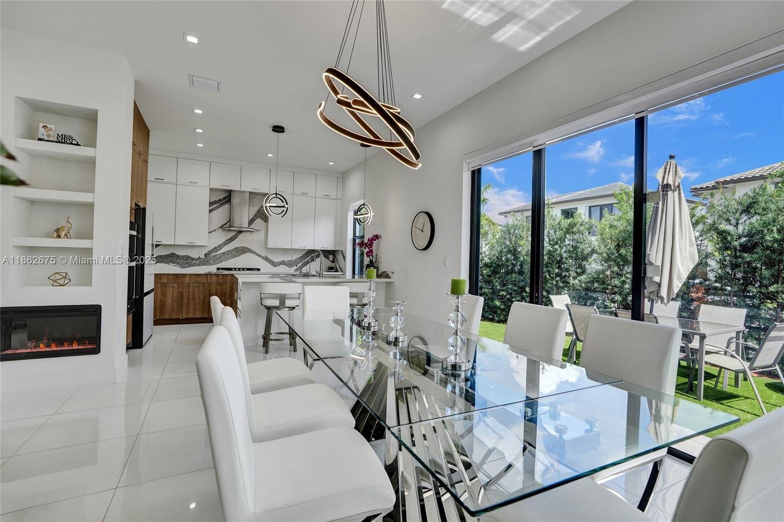 8211 NW 43rd Ter Doral, FL 33166