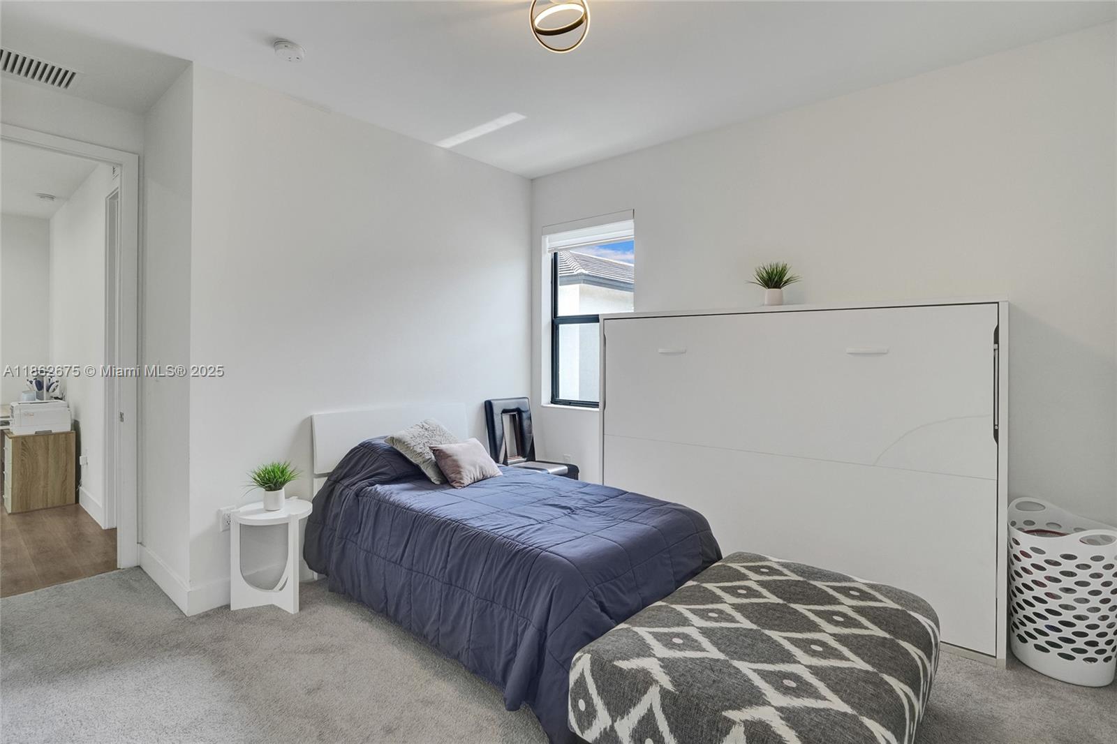 8211 NW 43rd Ter Doral, FL 33166