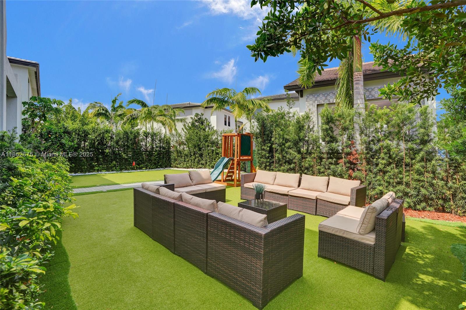 8211 NW 43rd Ter Doral, FL 33166