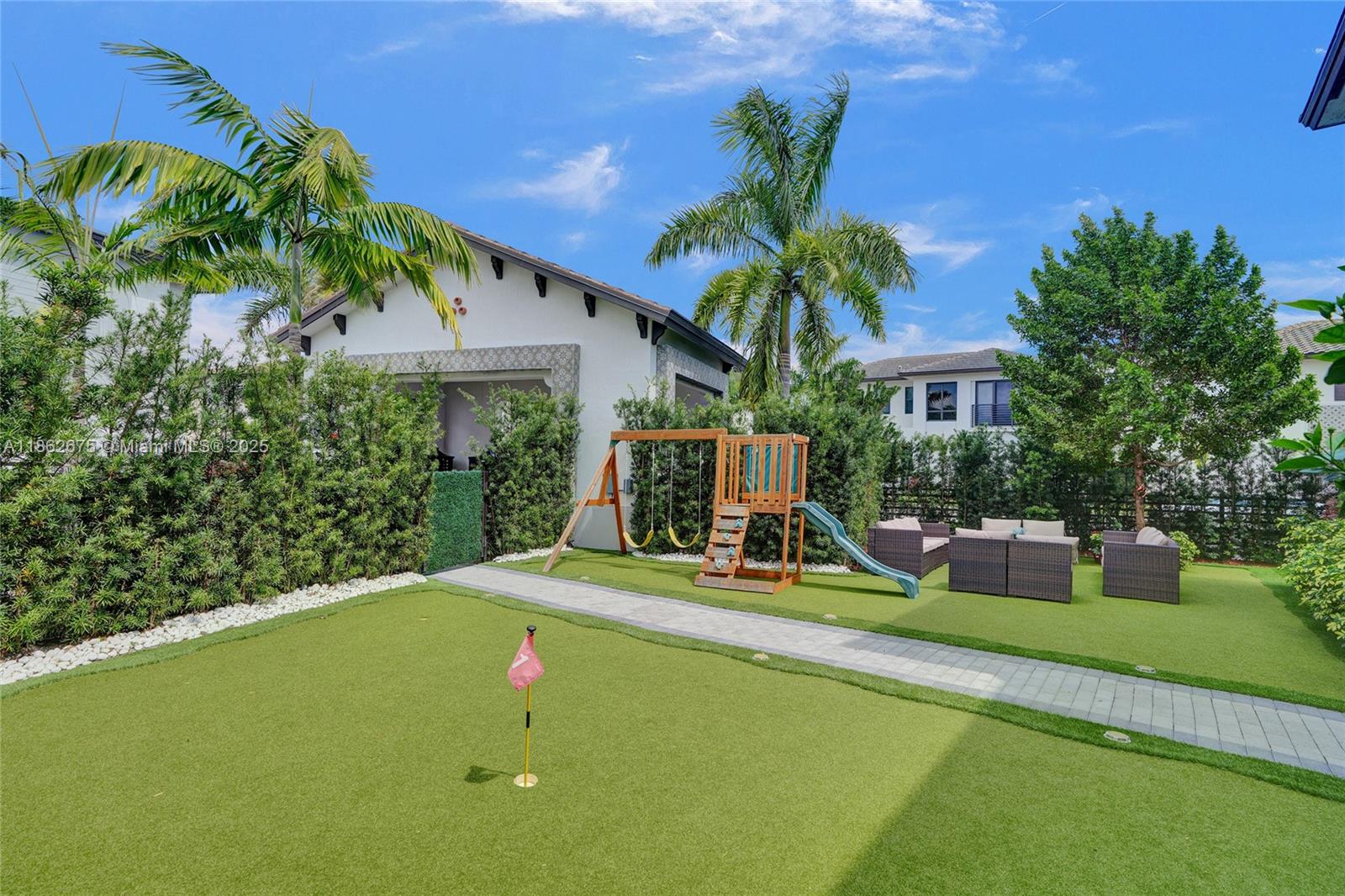 8211 NW 43rd Ter Doral, FL 33166