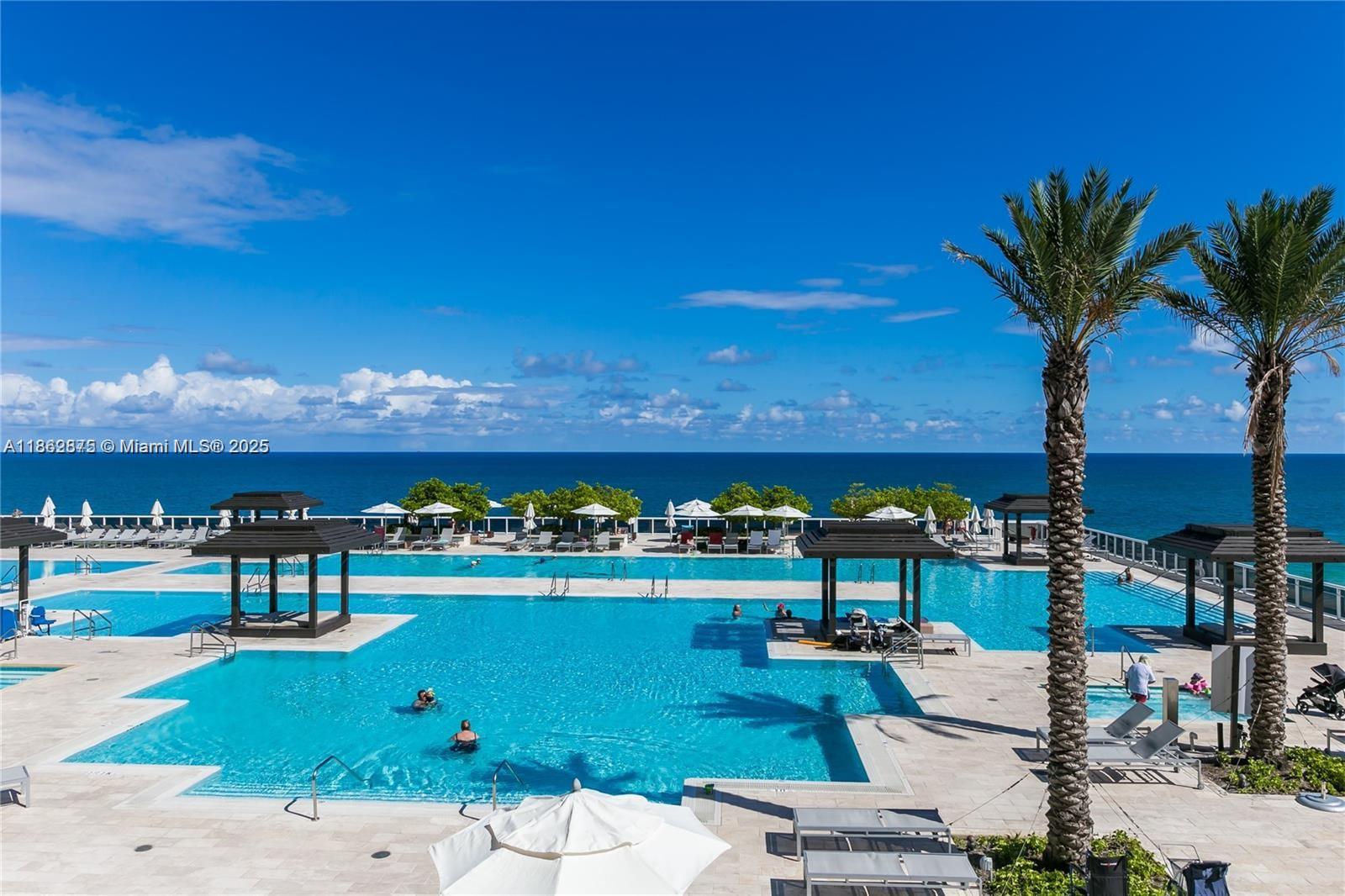 image Beach Club Three14