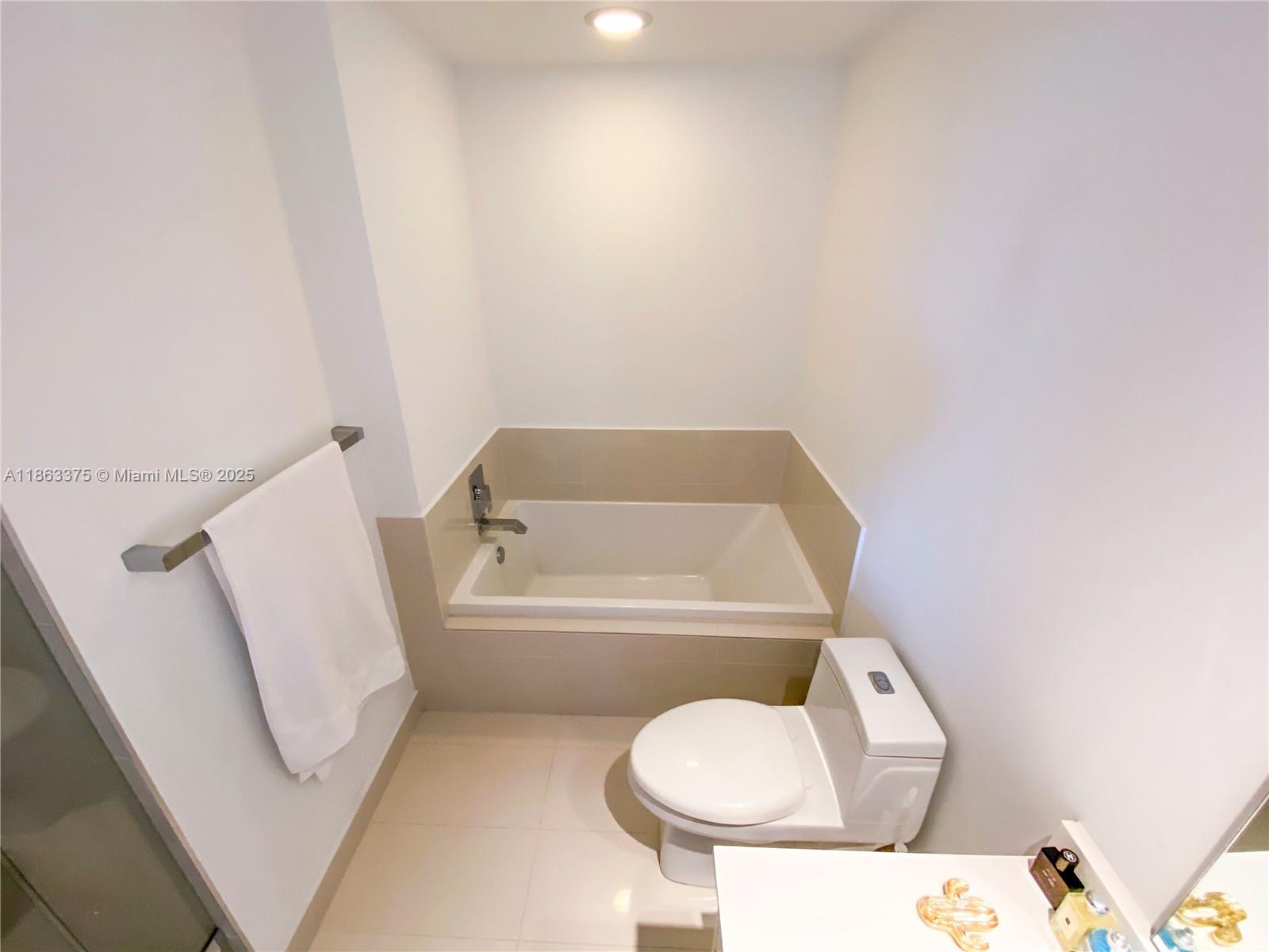 image Brickell Heights11