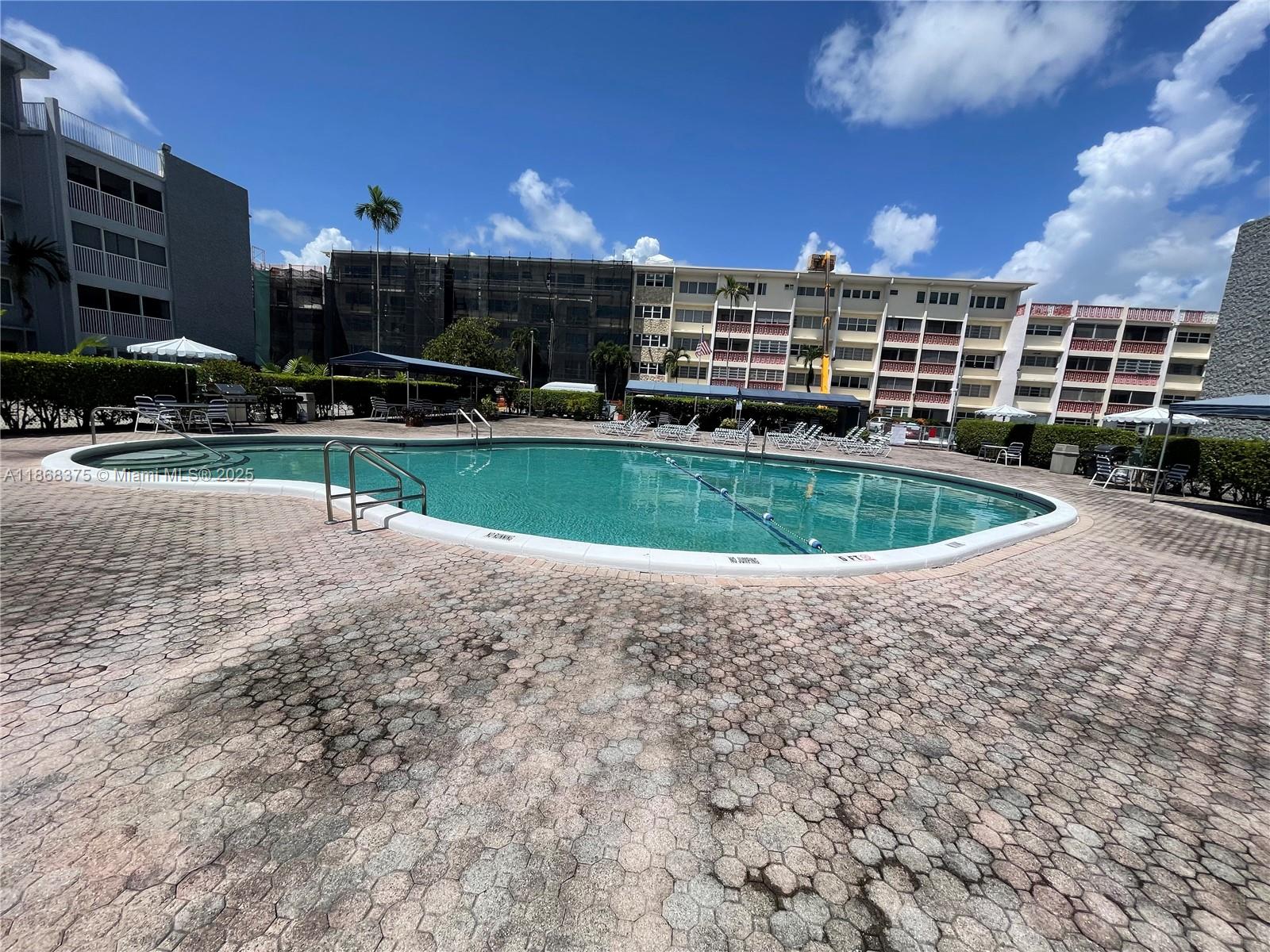410 SE 2nd St #422,Hallandale Beach, FL 33009