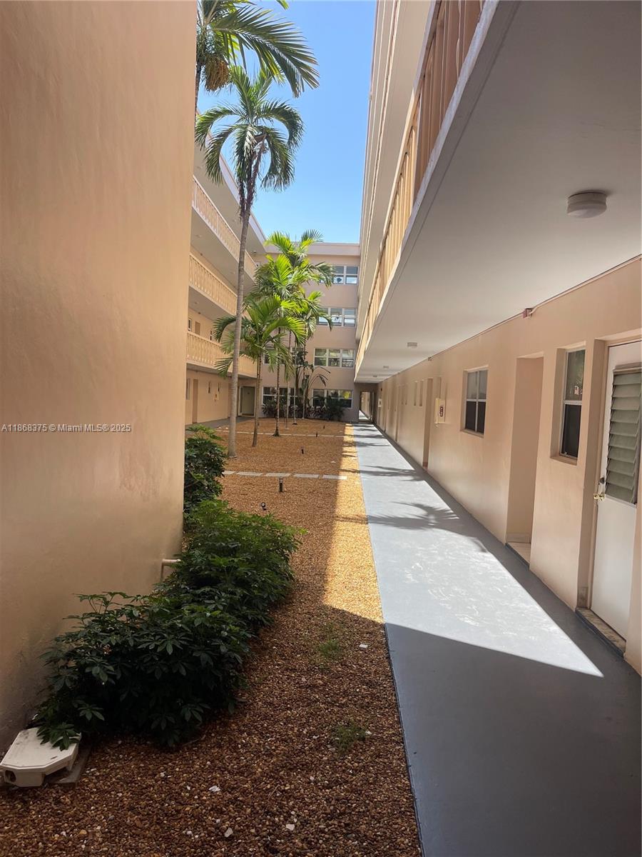 410 SE 2nd St #422,Hallandale Beach, FL 33009
