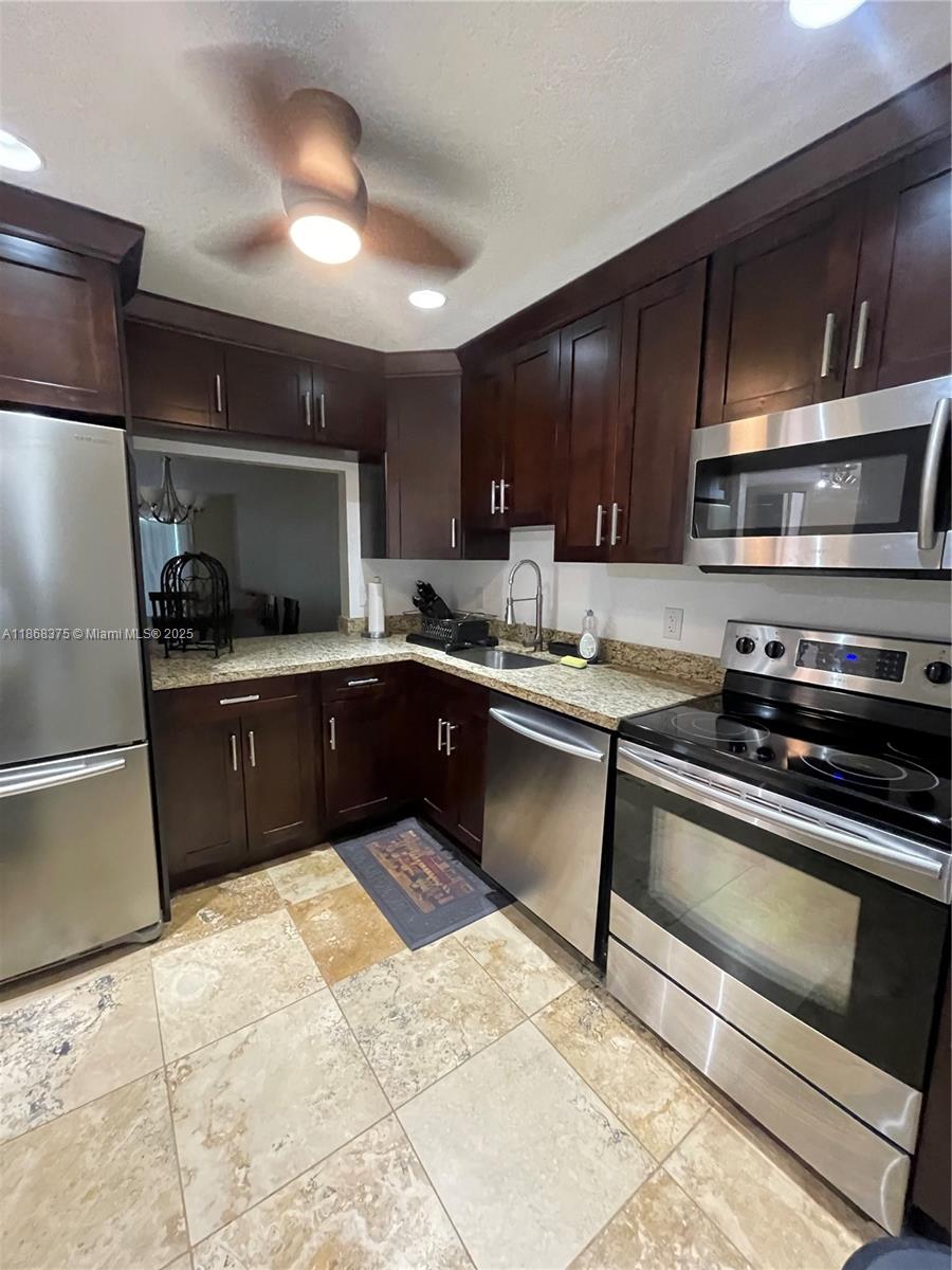 410 SE 2nd St #422,Hallandale Beach, FL 33009