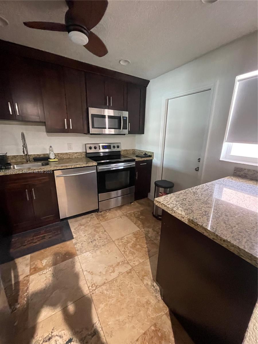 410 SE 2nd St #422,Hallandale Beach, FL 33009