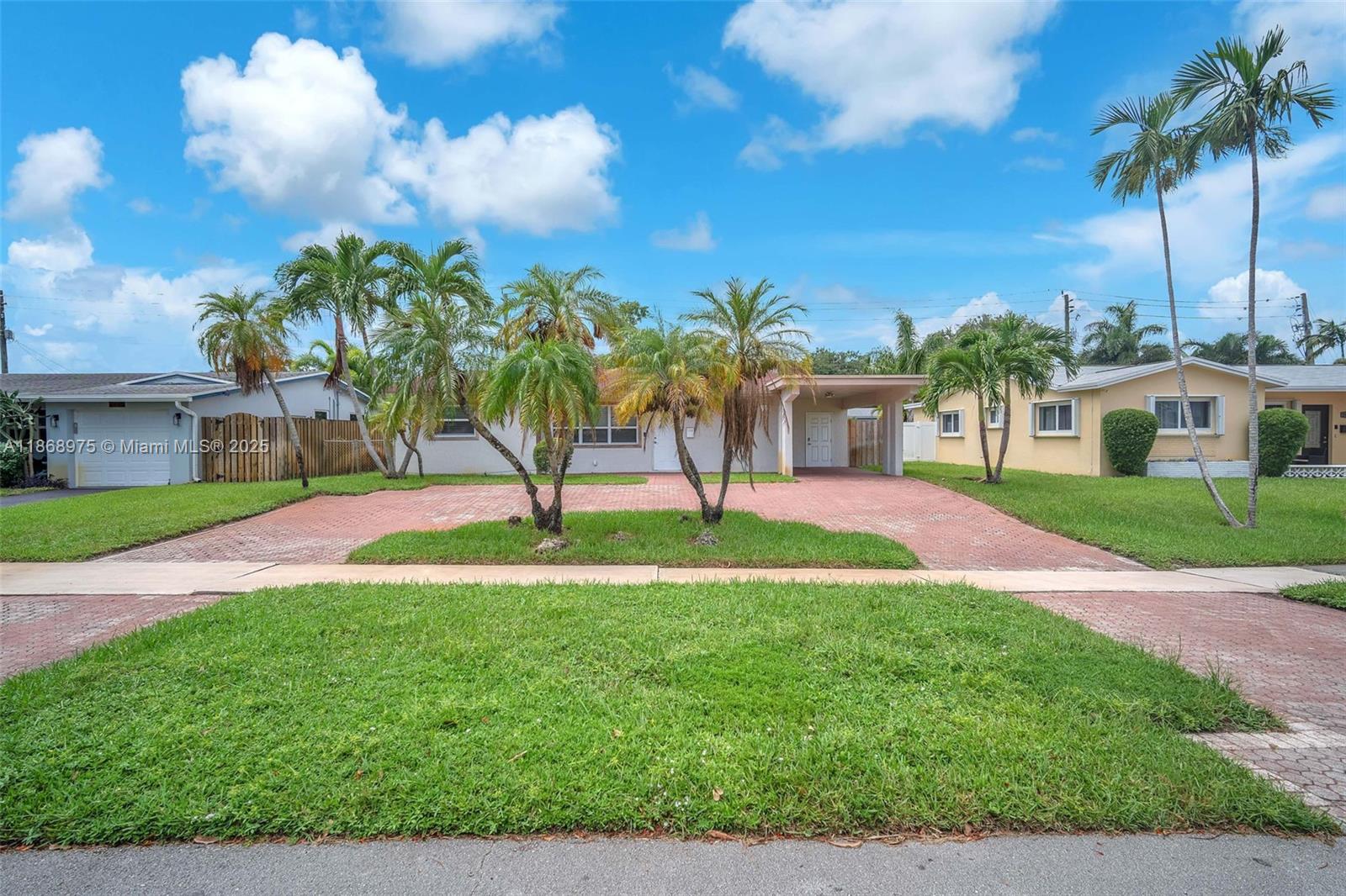 2112 N 32nd Ct