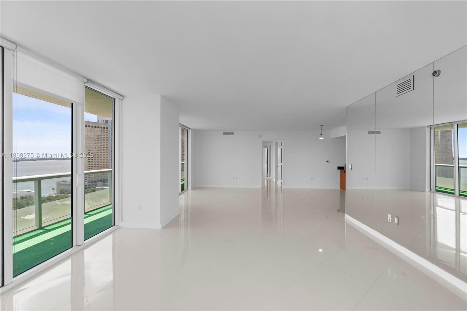 image 50 Biscayne Condo11