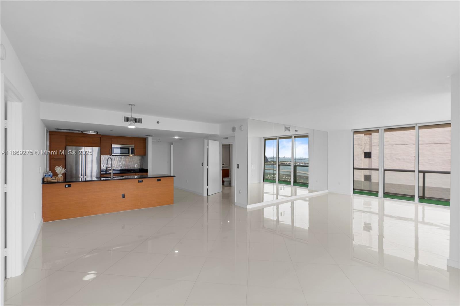 image 50 Biscayne Condo13