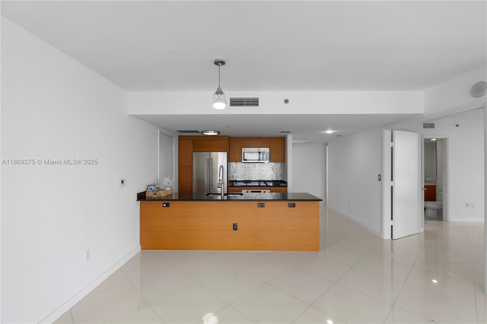 image 50 Biscayne Condo14