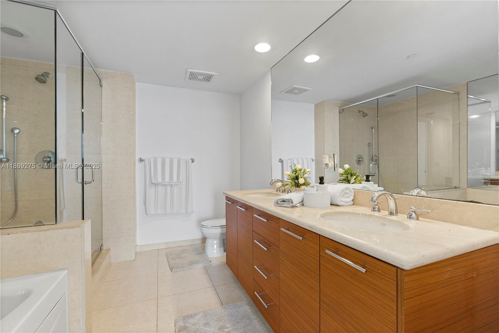 image 50 Biscayne Condo20