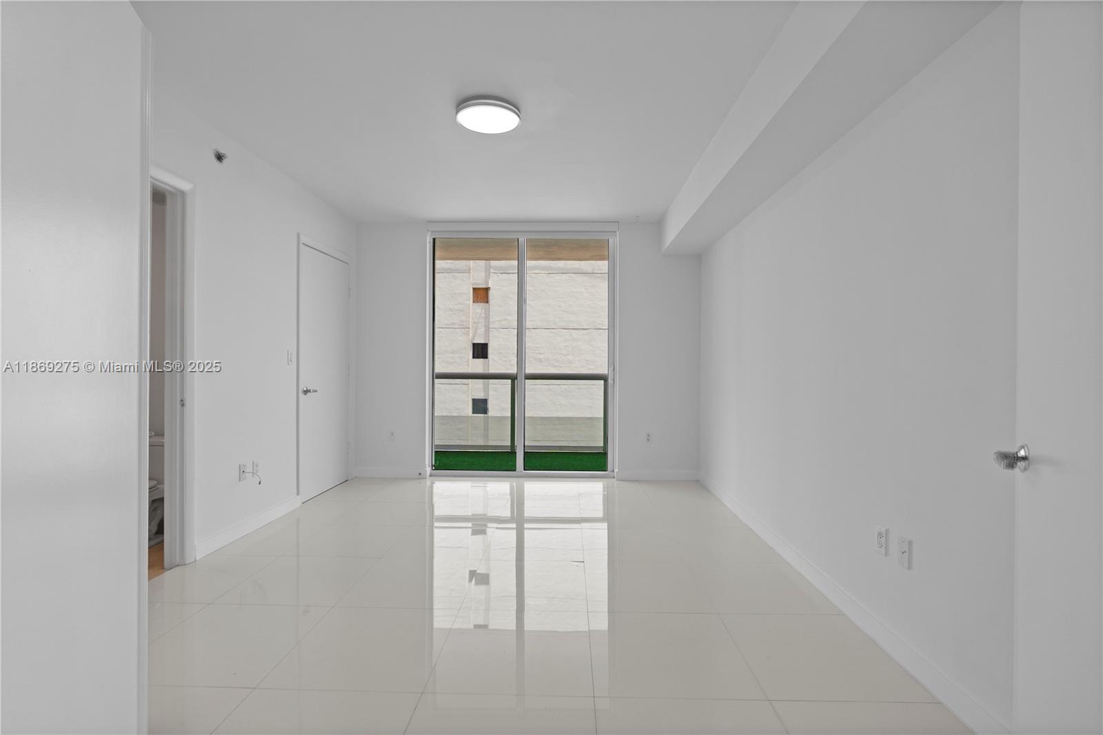 image 50 Biscayne Condo24