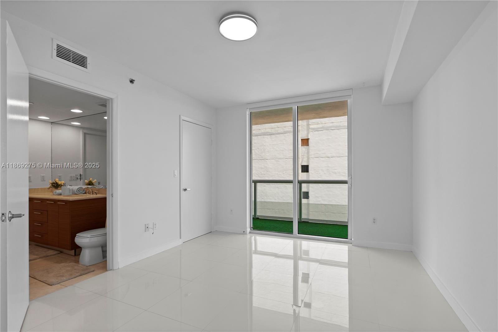 image 50 Biscayne Condo25