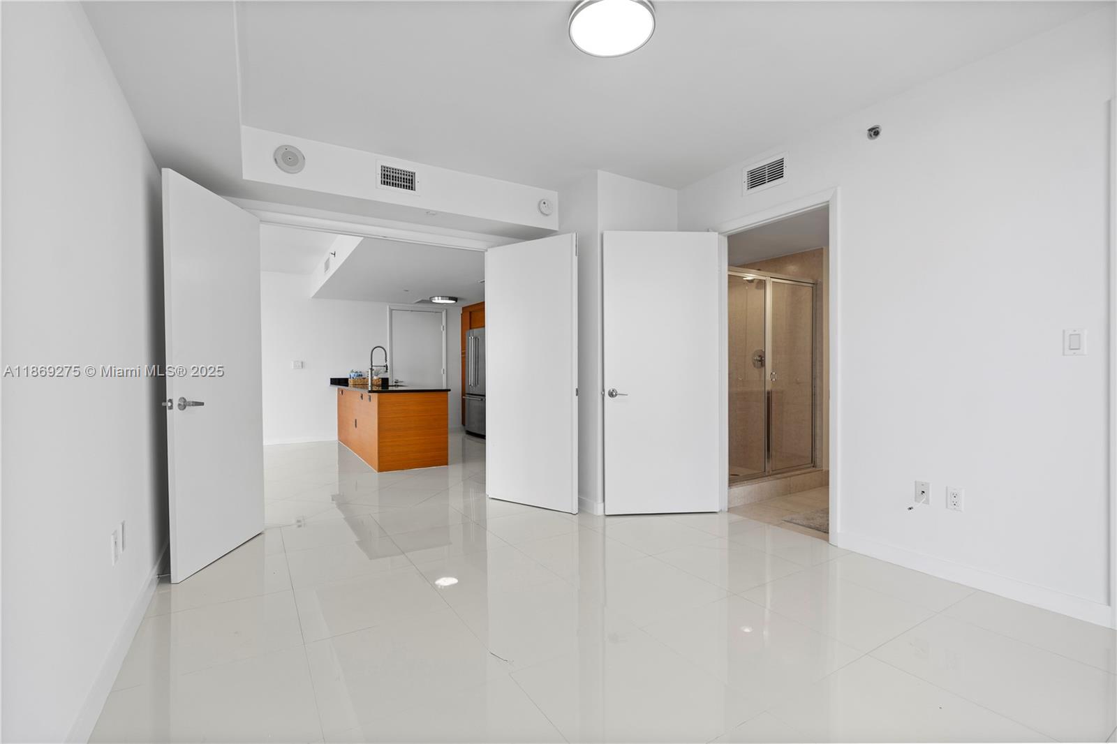 image 50 Biscayne Condo26