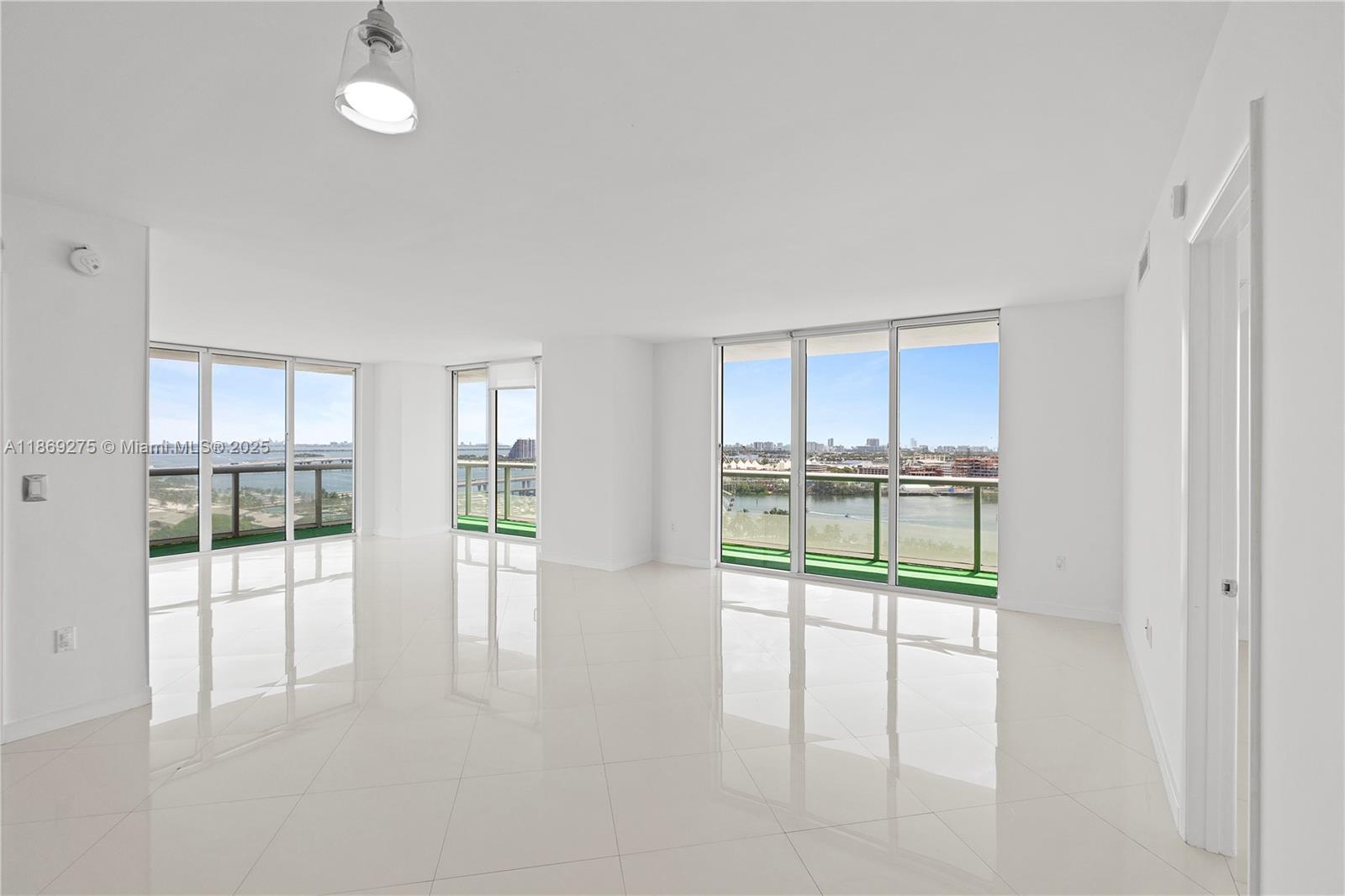 image 50 Biscayne Condo2