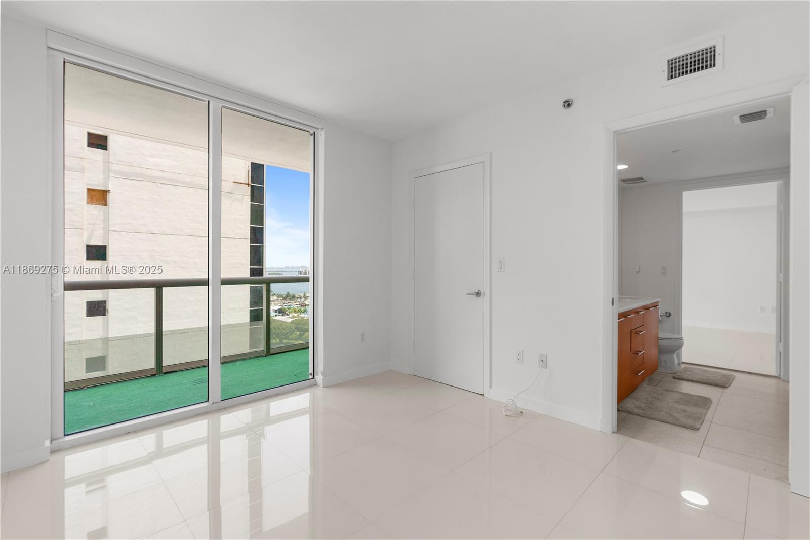 image 50 Biscayne Condo31