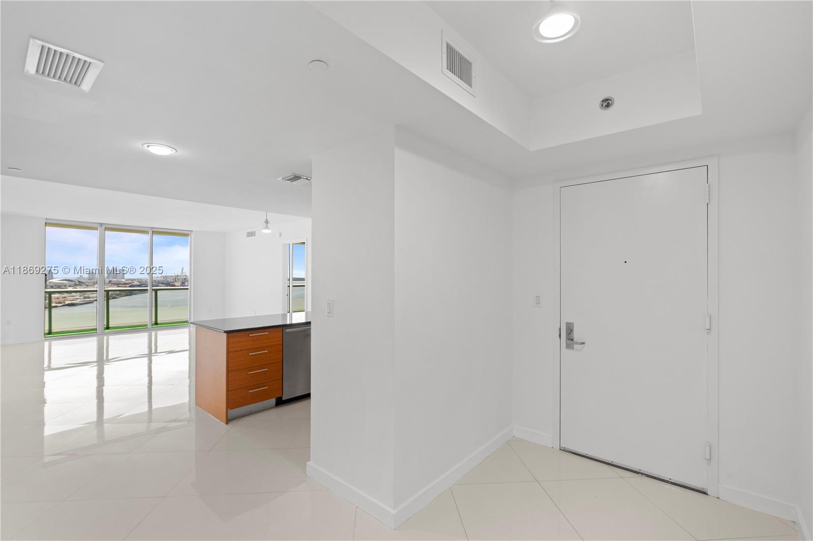 image 50 Biscayne Condo4