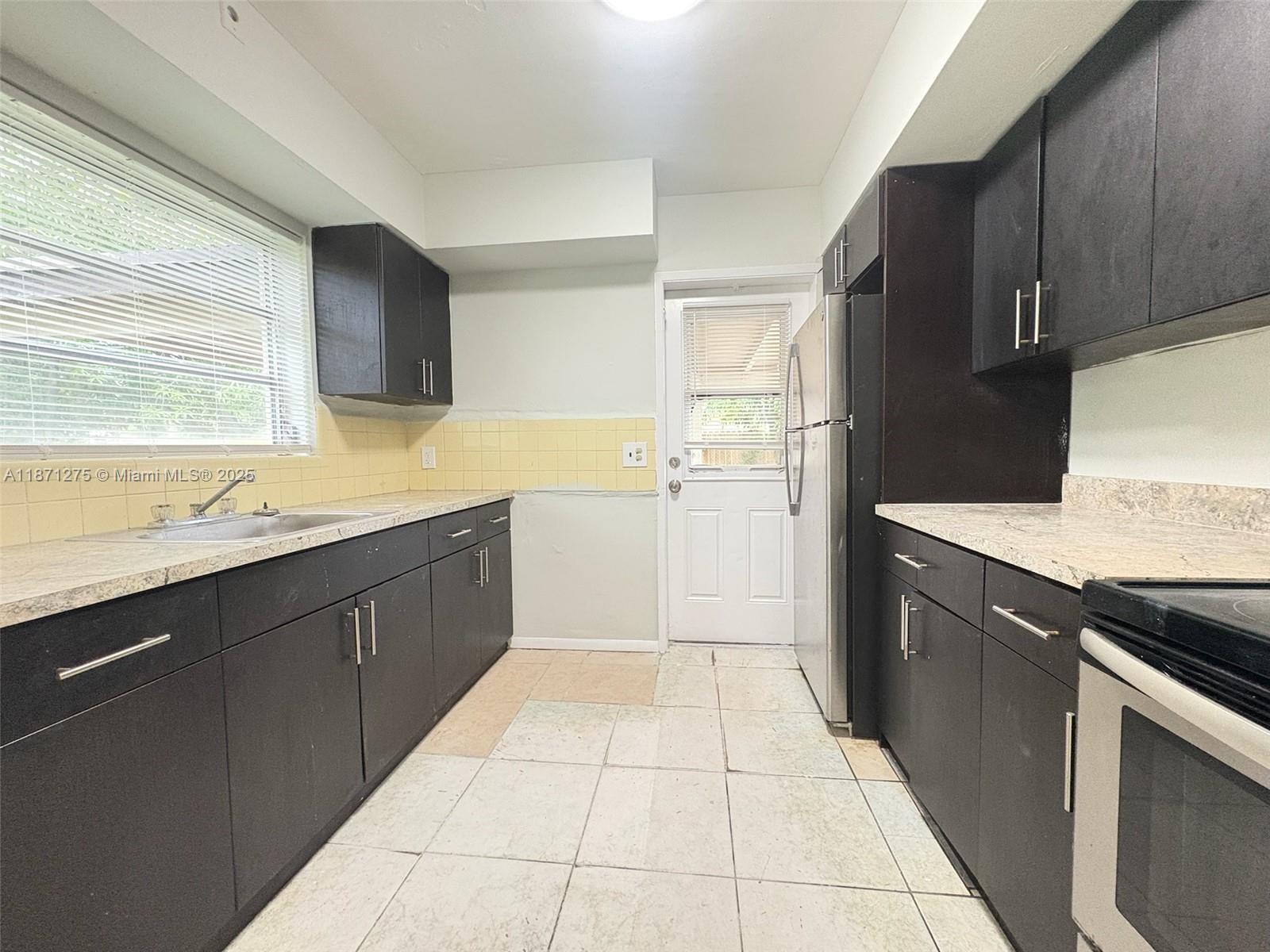 1900 NW 12th Ave