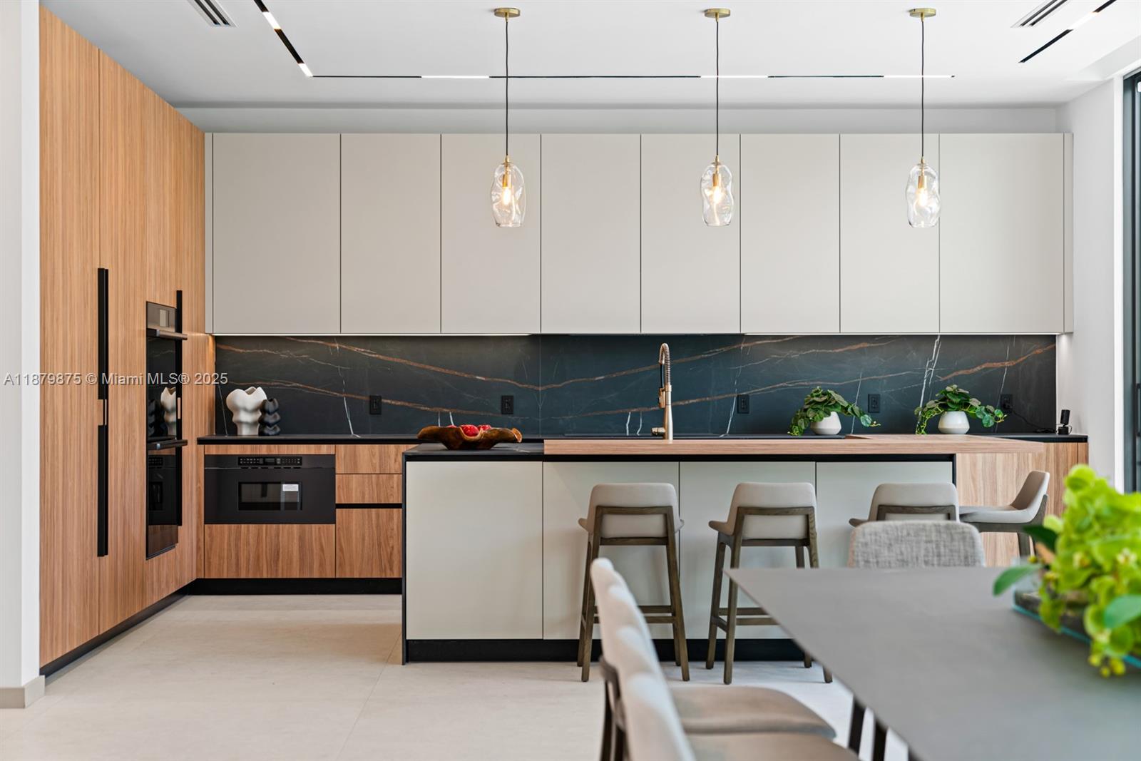 1379 NE 104th St Miami Shores, FL 33138 1379 NE 104th St Miami Shores, FL 33138