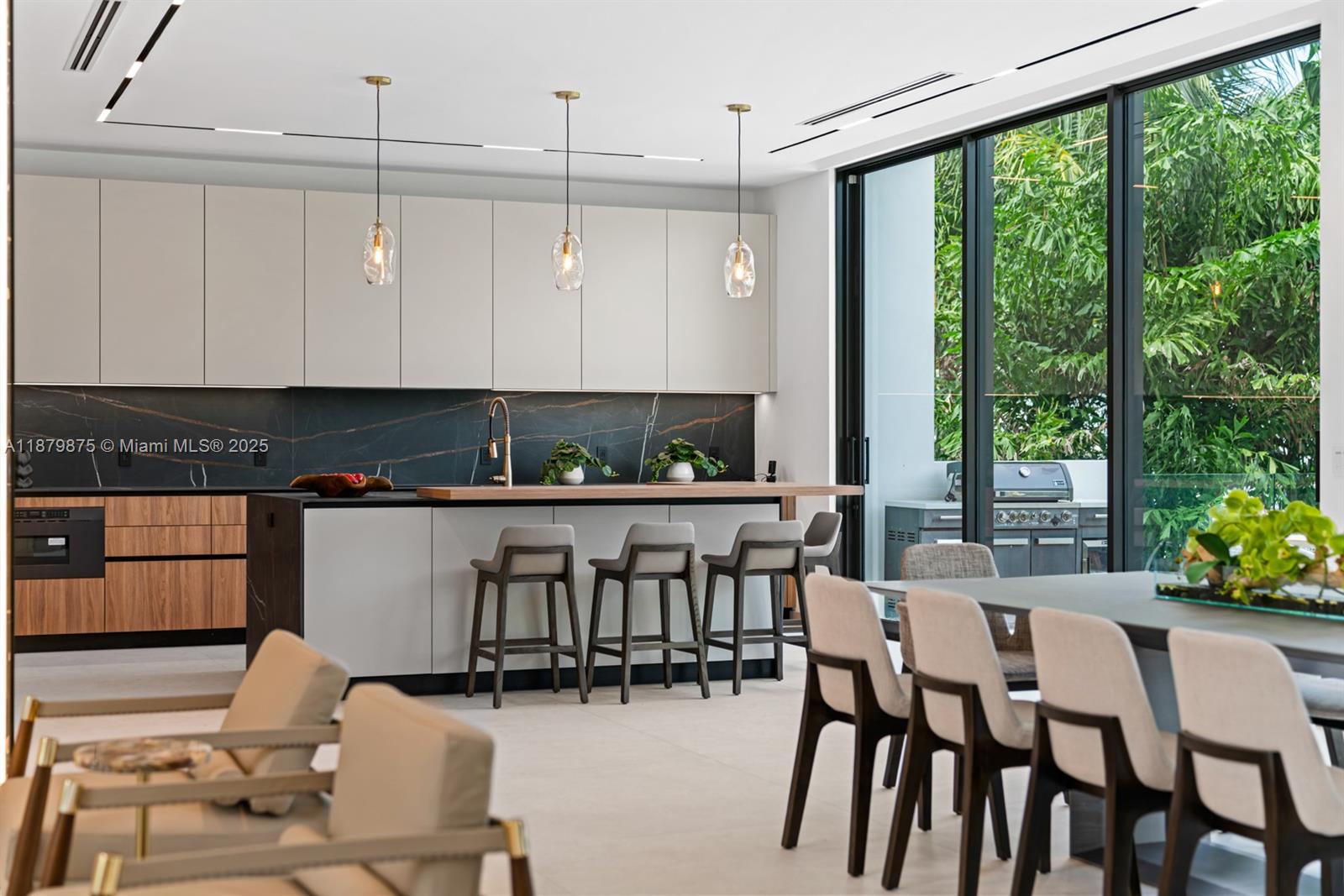 1379 NE 104th St Miami Shores, FL 33138 1379 NE 104th St Miami Shores, FL 33138