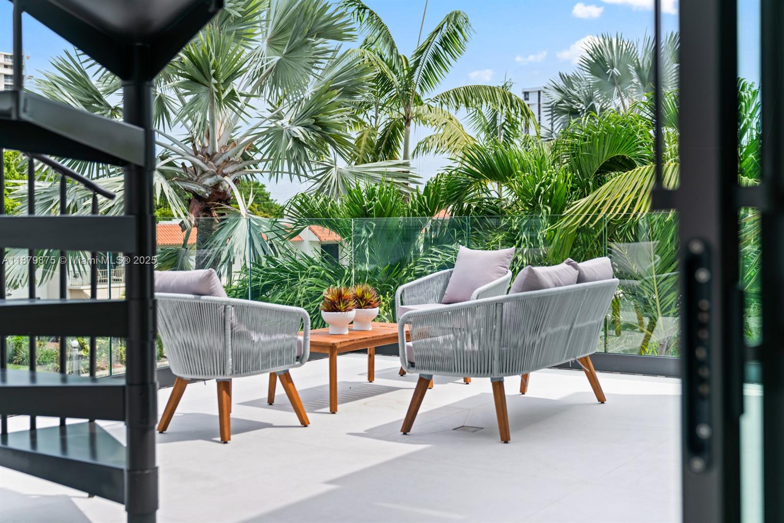 1379 NE 104th St Miami Shores, FL 33138 1379 NE 104th St Miami Shores, FL 33138