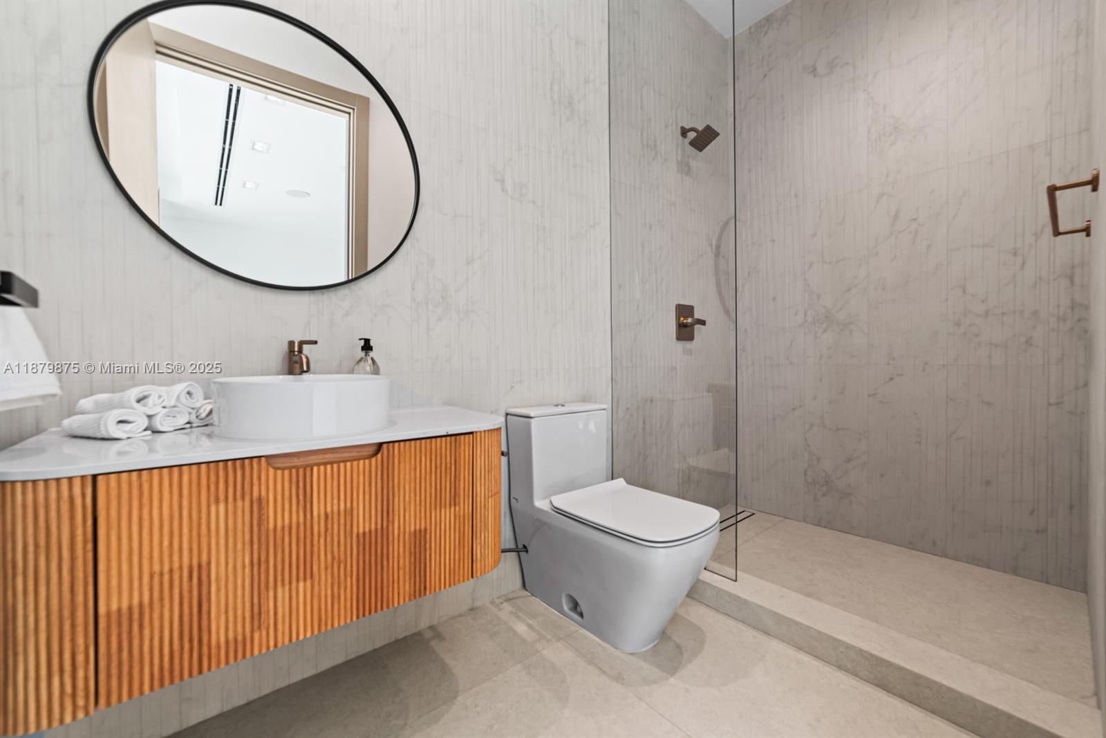 1379 NE 104th St Miami Shores, FL 33138 1379 NE 104th St Miami Shores, FL 33138