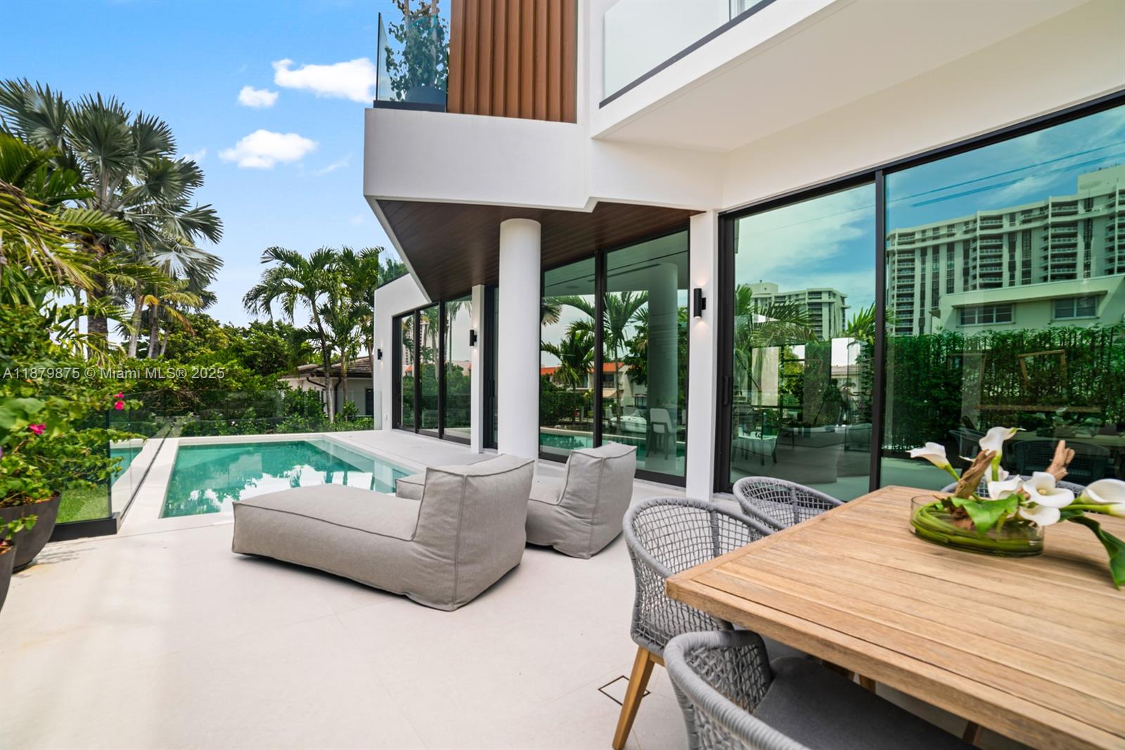 1379 NE 104th St Miami Shores, FL 33138 1379 NE 104th St Miami Shores, FL 33138