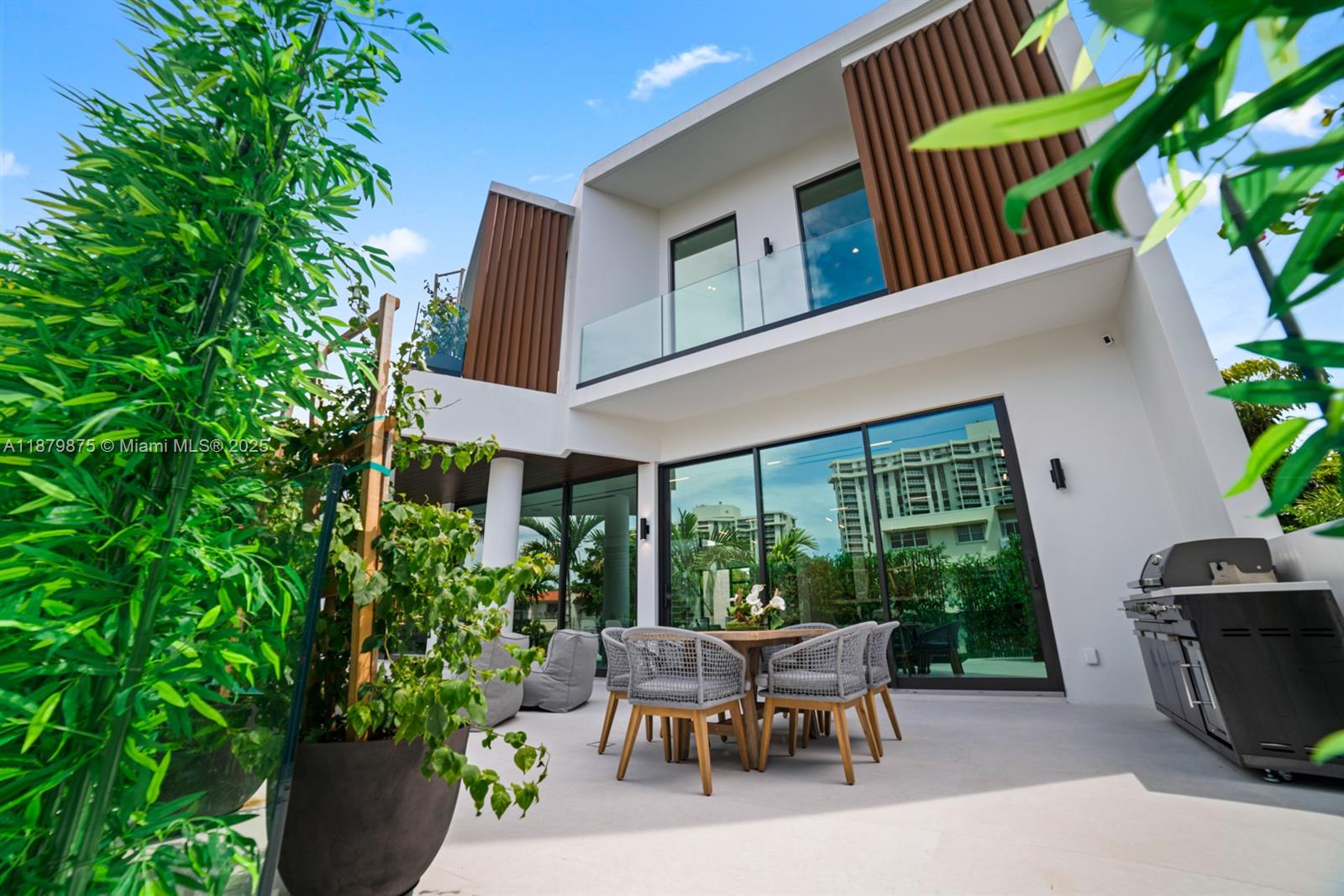 1379 NE 104th St Miami Shores, FL 33138 1379 NE 104th St Miami Shores, FL 33138