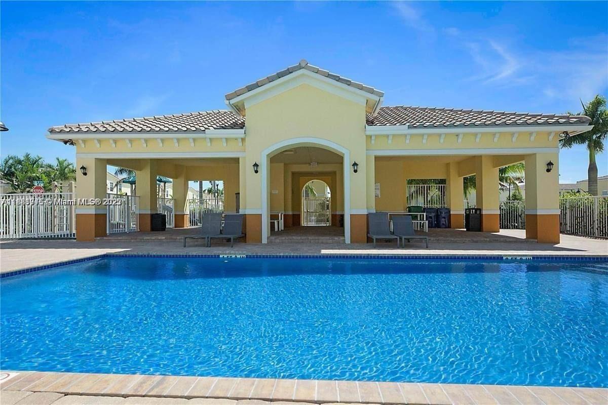 4030 NW 11th St