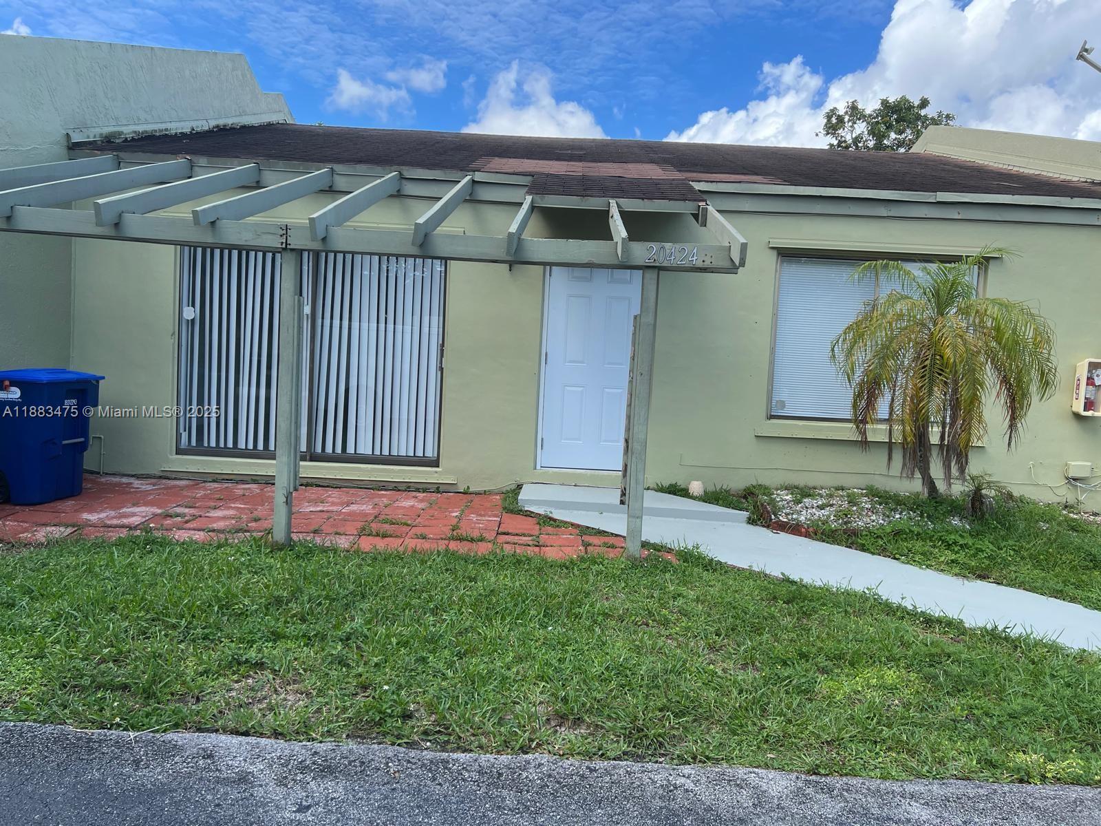 20424 NW 15th Ave #5-6