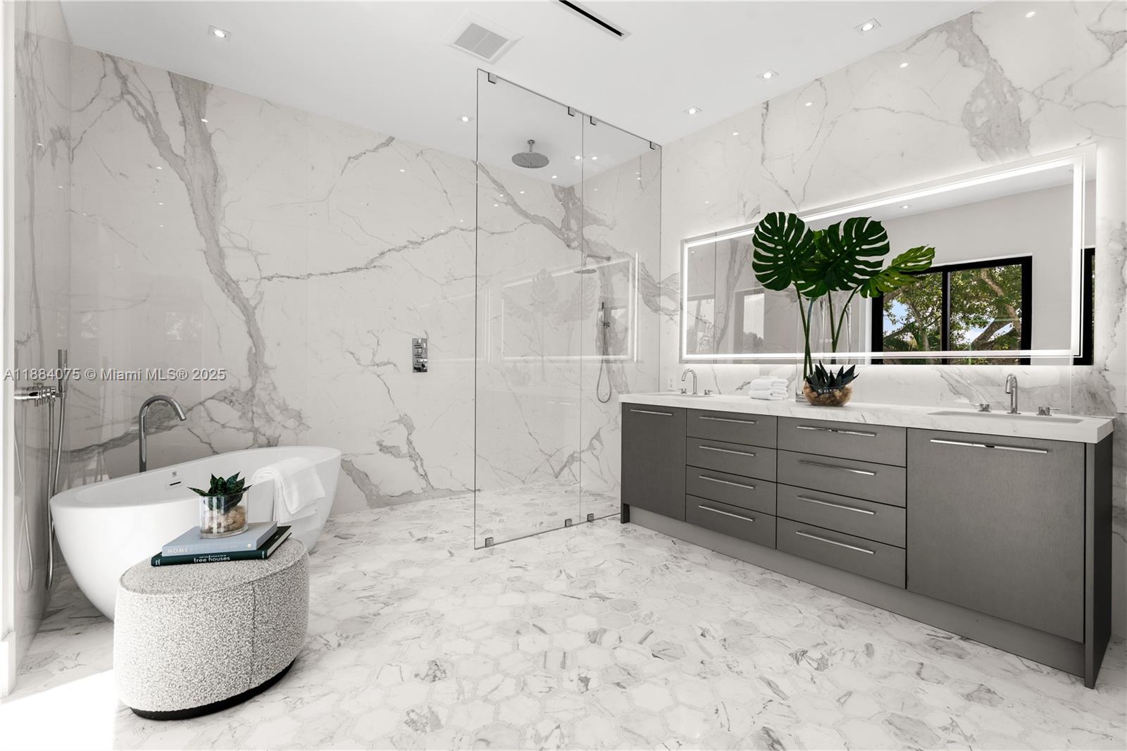 7001 SW 71st Ave Miami, FL 33143