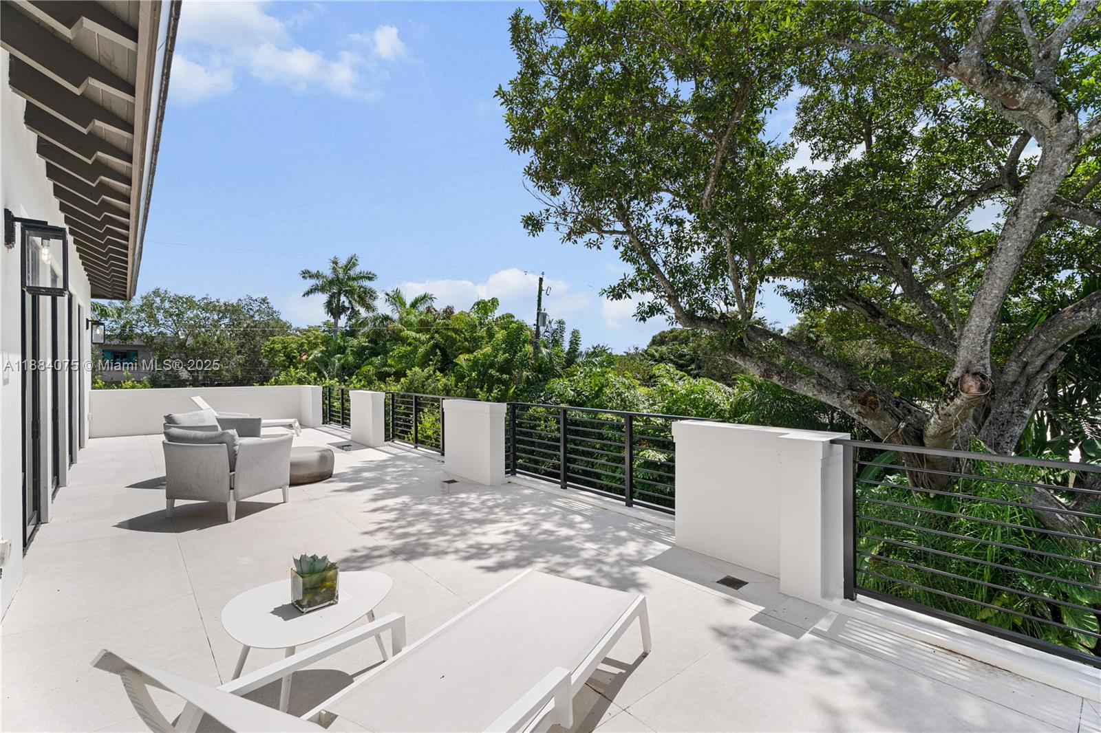 7001 SW 71st Ave Miami, FL 33143