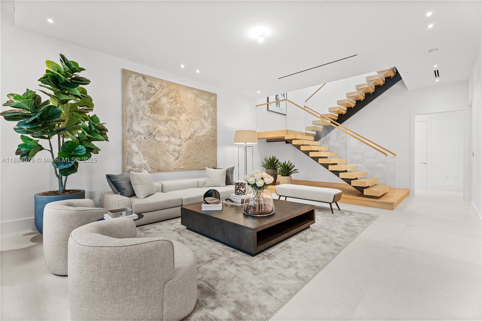 7001 SW 71st Ave Miami, FL 33143