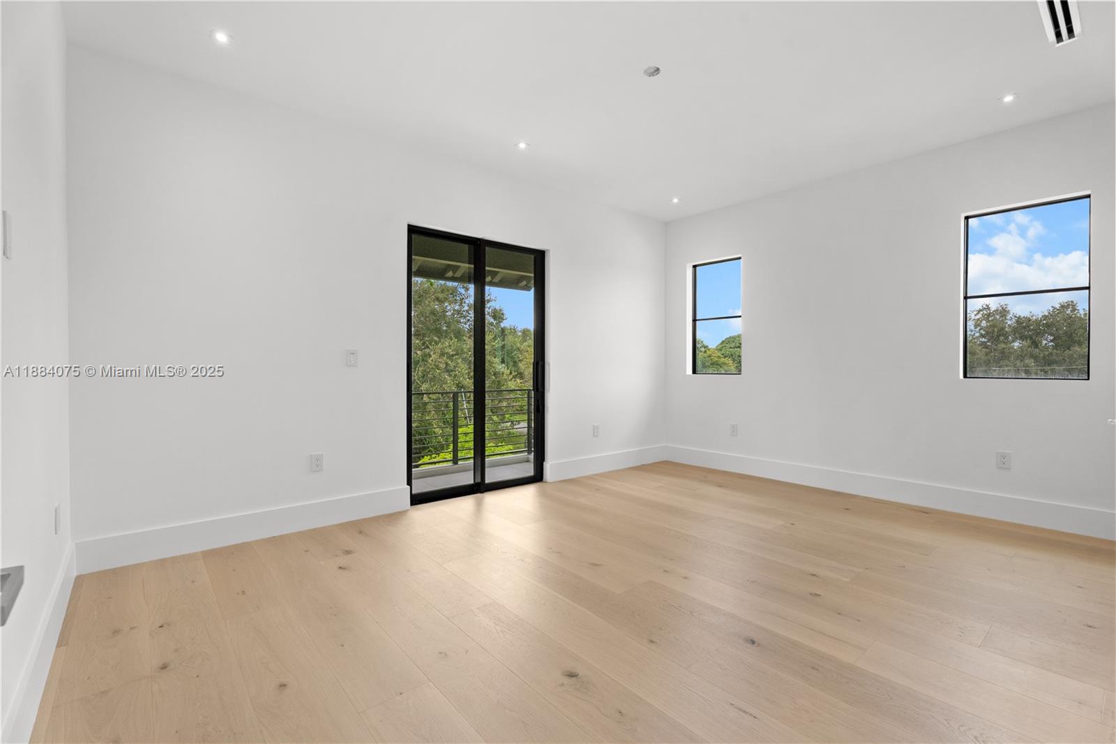 7001 SW 71st Ave Miami, FL 33143