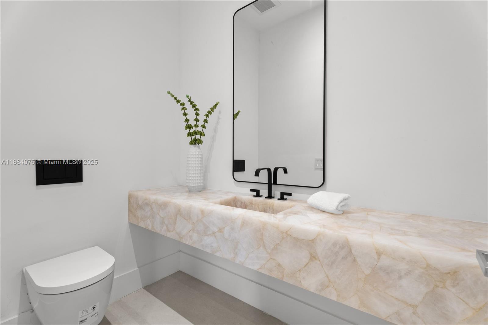 7001 SW 71st Ave Miami, FL 33143