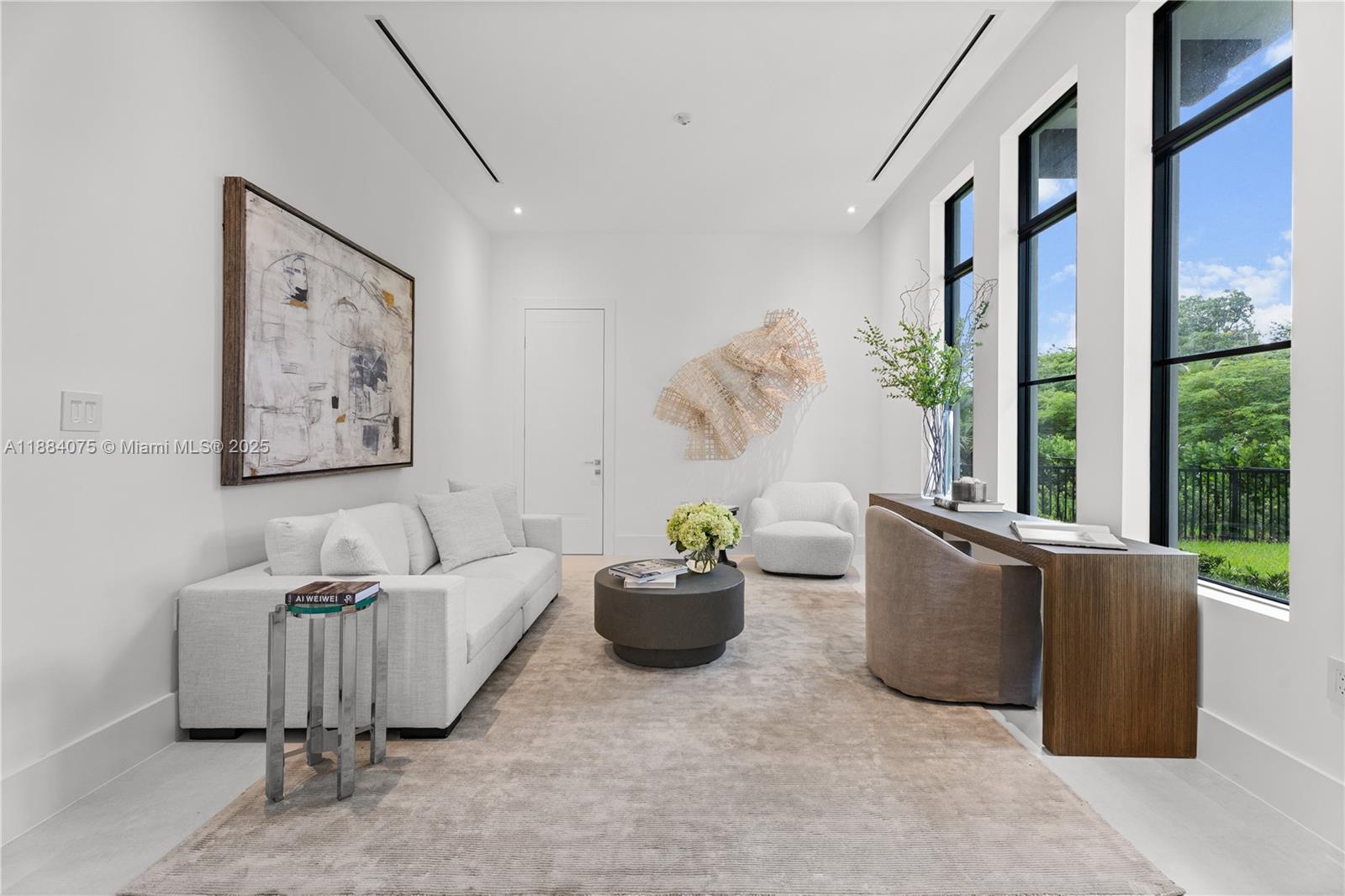 7001 SW 71st Ave Miami, FL 33143