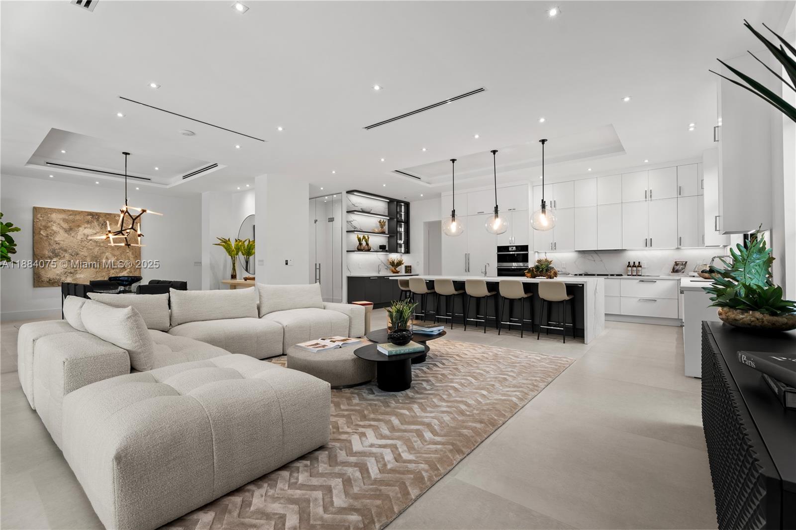 7001 SW 71st Ave Miami, FL 33143