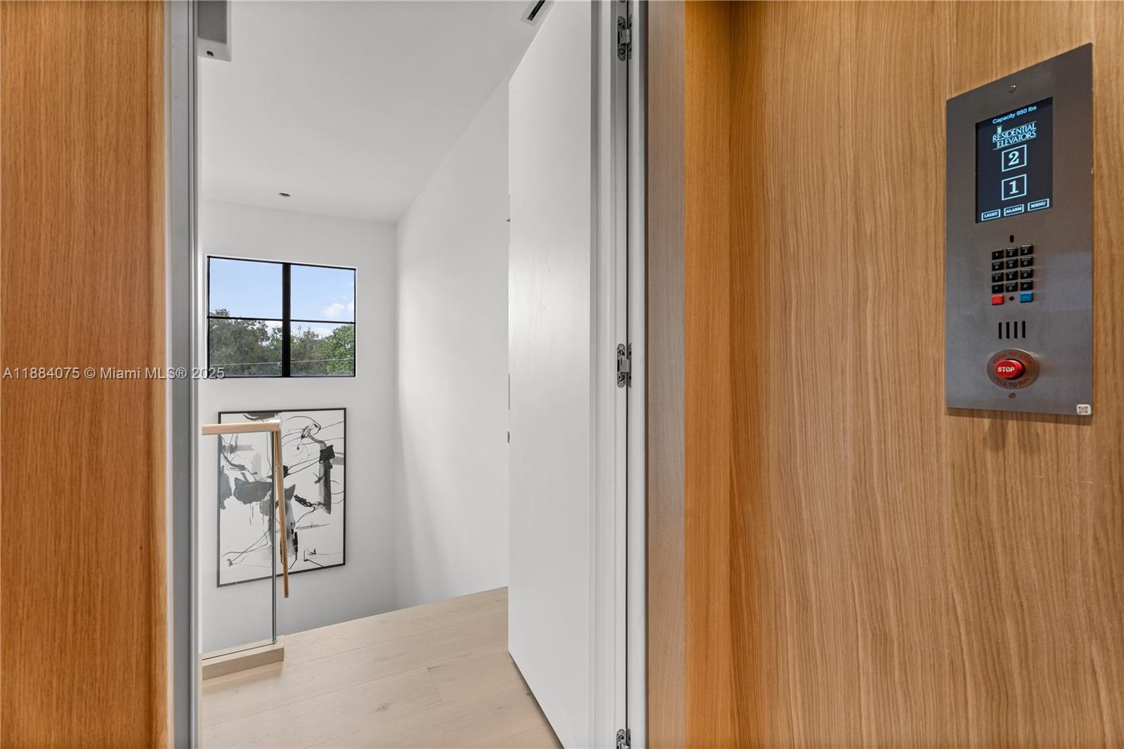 7001 SW 71st Ave Miami, FL 33143