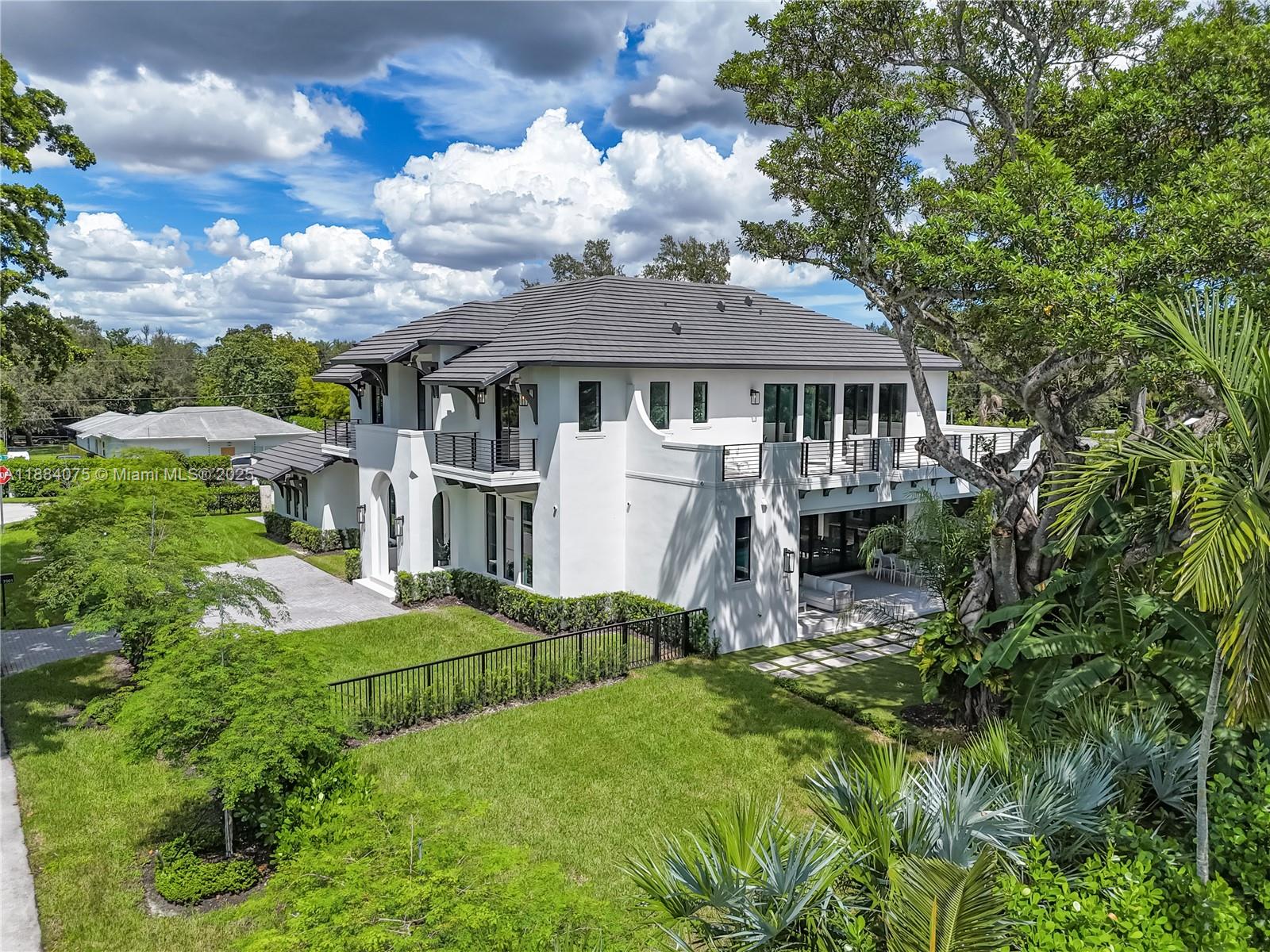 7001 SW 71st Ave Miami, FL 33143