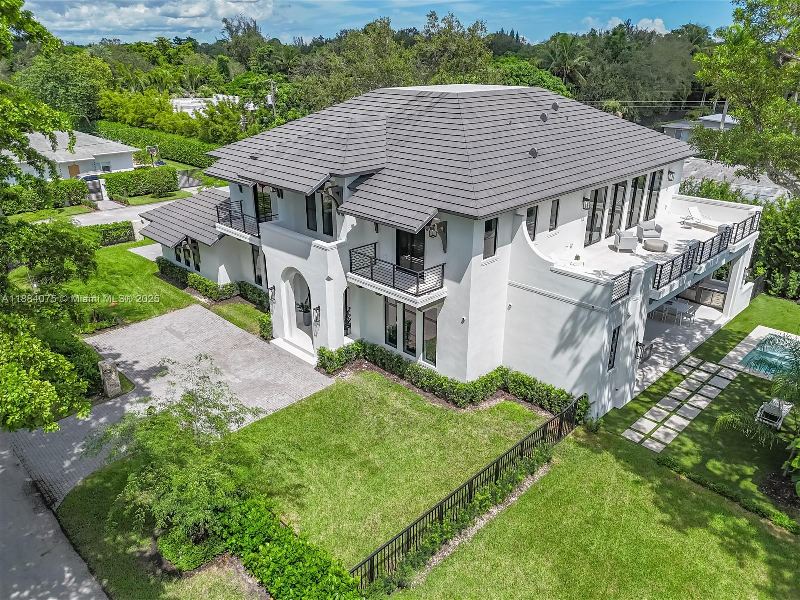 7001 SW 71st Ave Miami, FL 33143