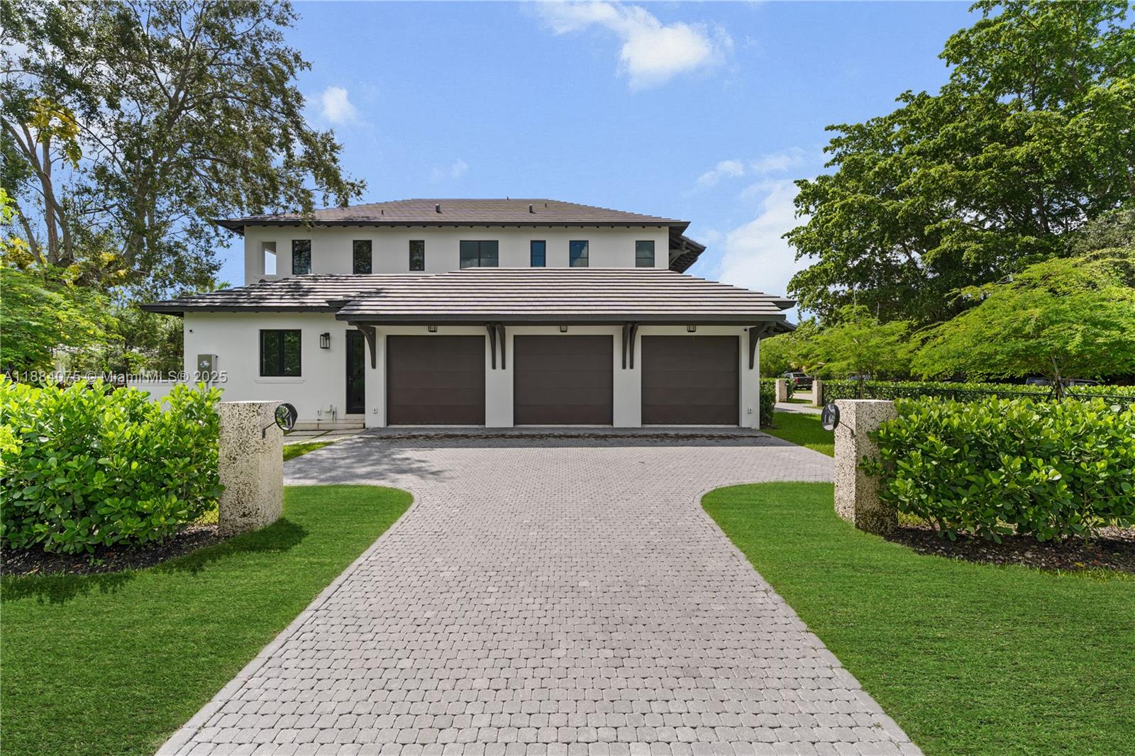 7001 SW 71st Ave Miami, FL 33143