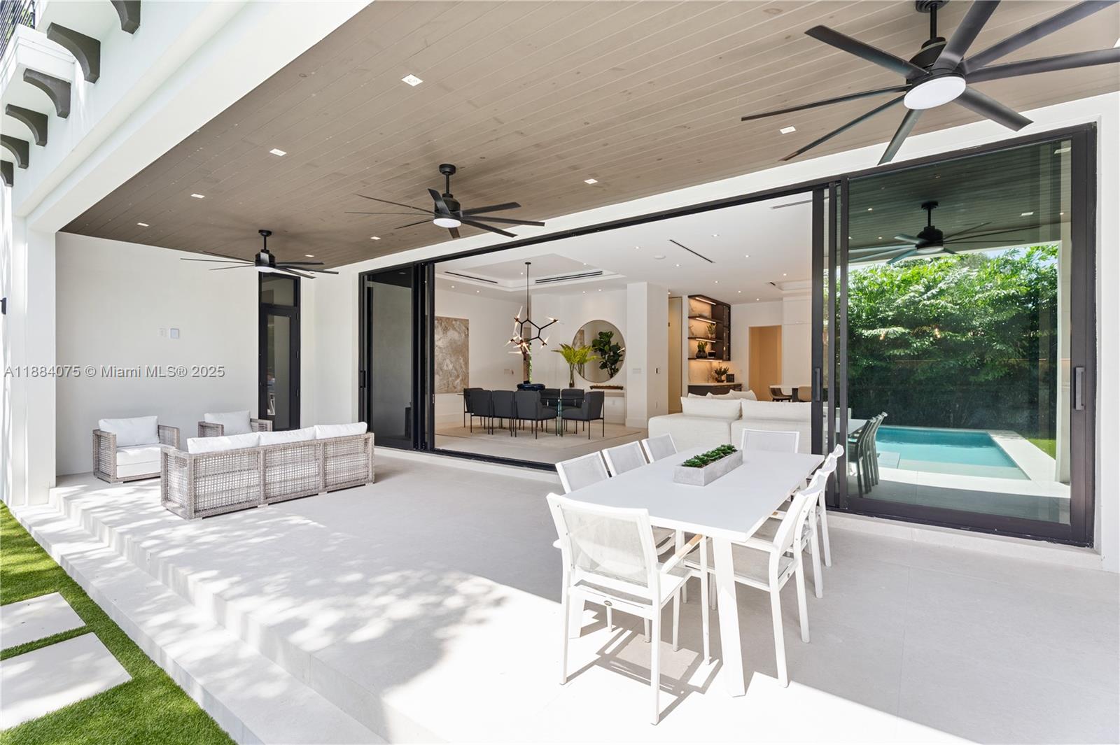 7001 SW 71st Ave Miami, FL 33143