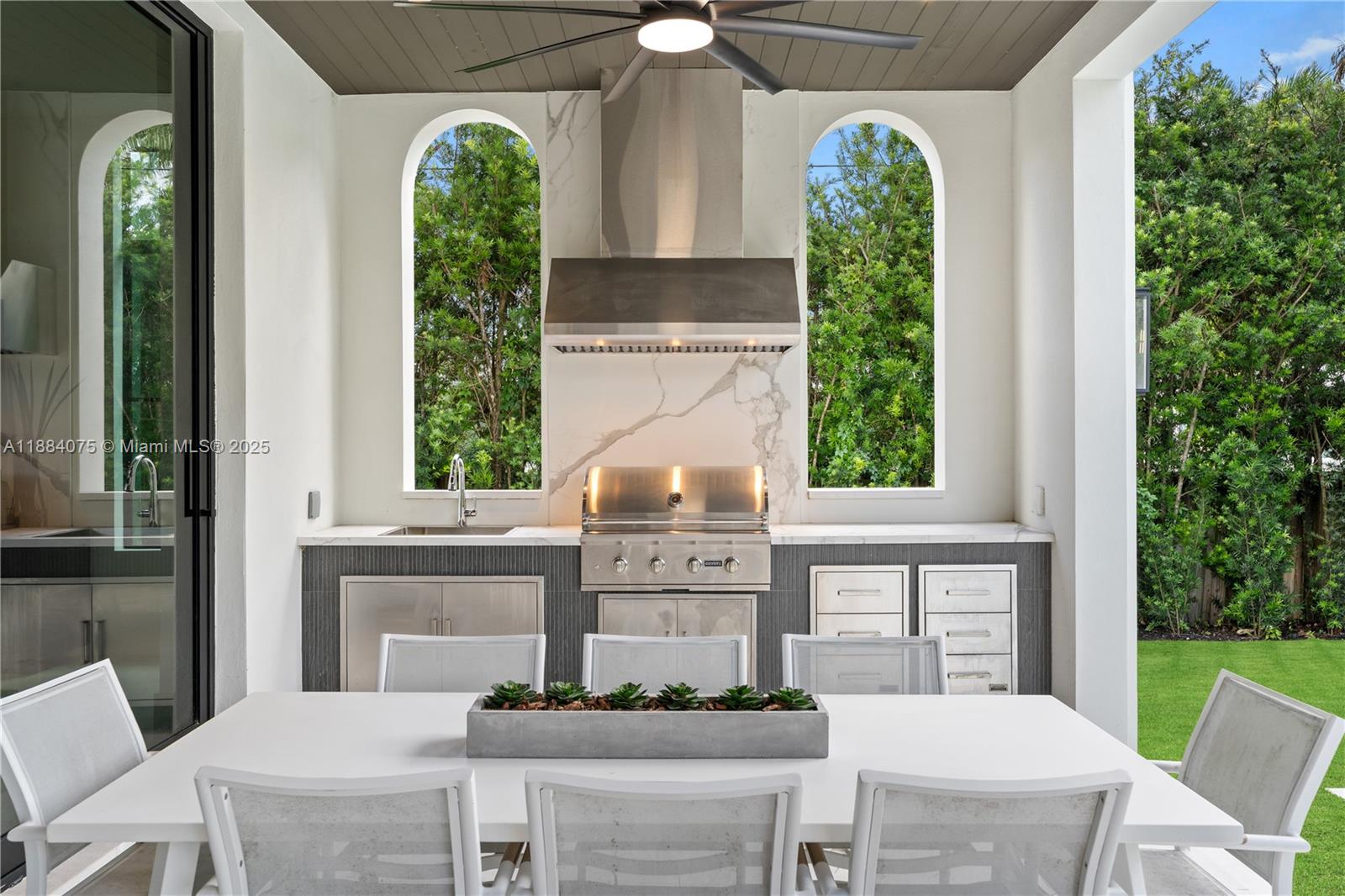 7001 SW 71st Ave Miami, FL 33143