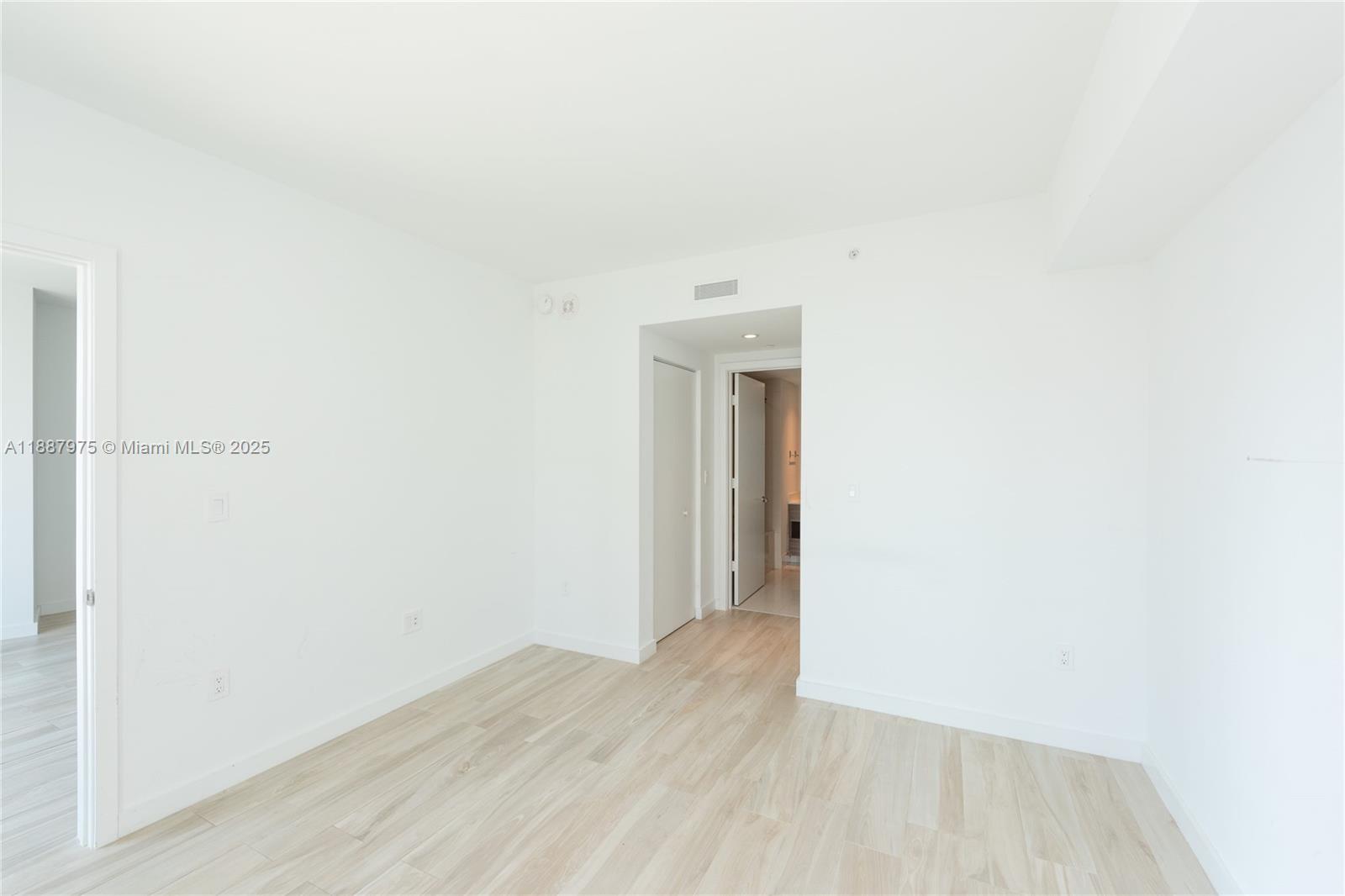 image 1300 S Miami Avenue Condo12