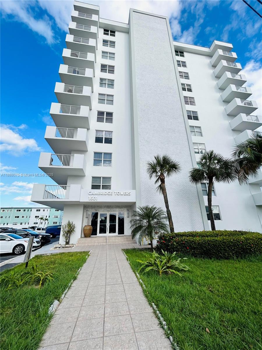 1601 S Ocean Dr #504