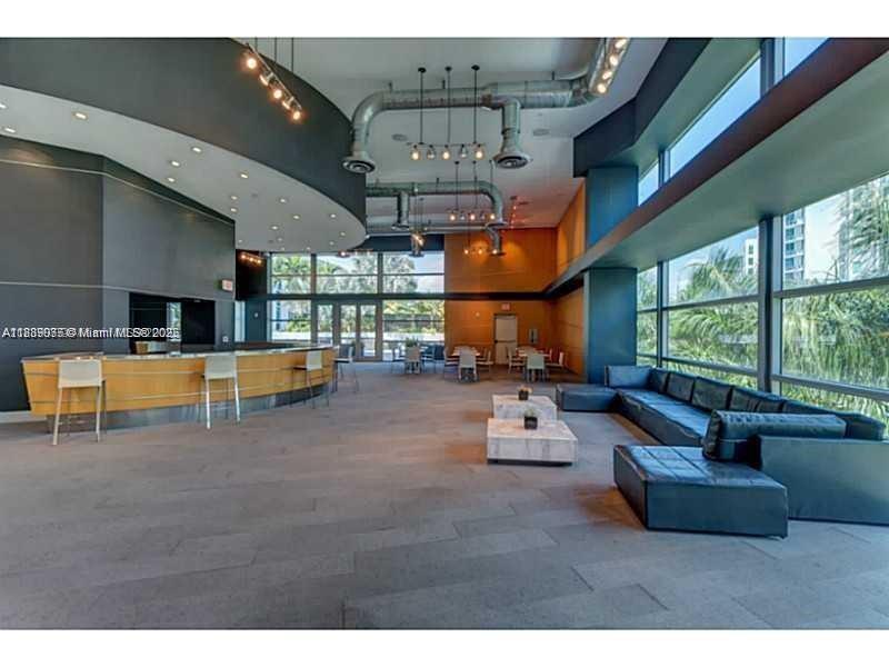 2950 NE 188th St #309,Aventura, FL 33180