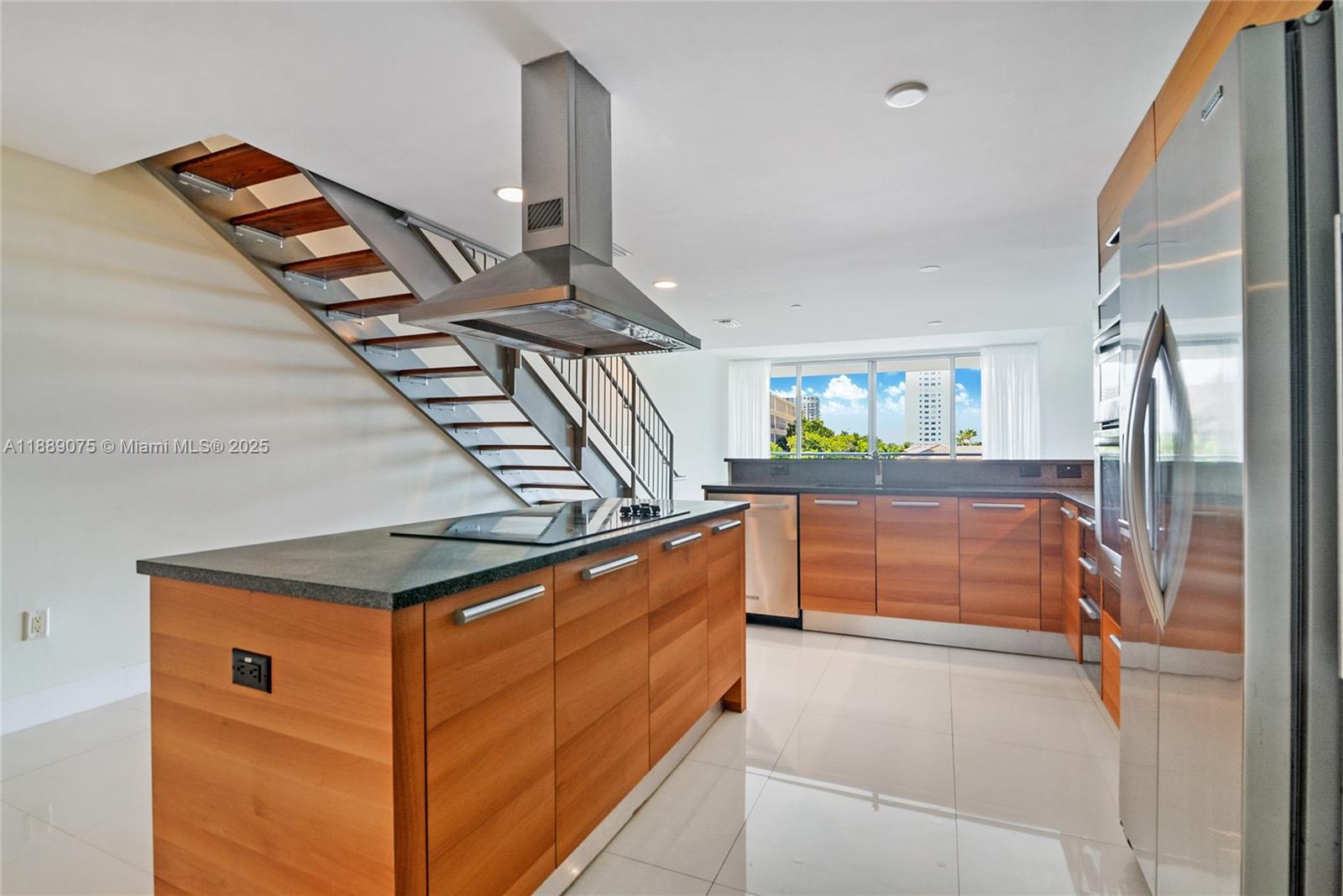 2950 NE 188th St #309,Aventura, FL 33180