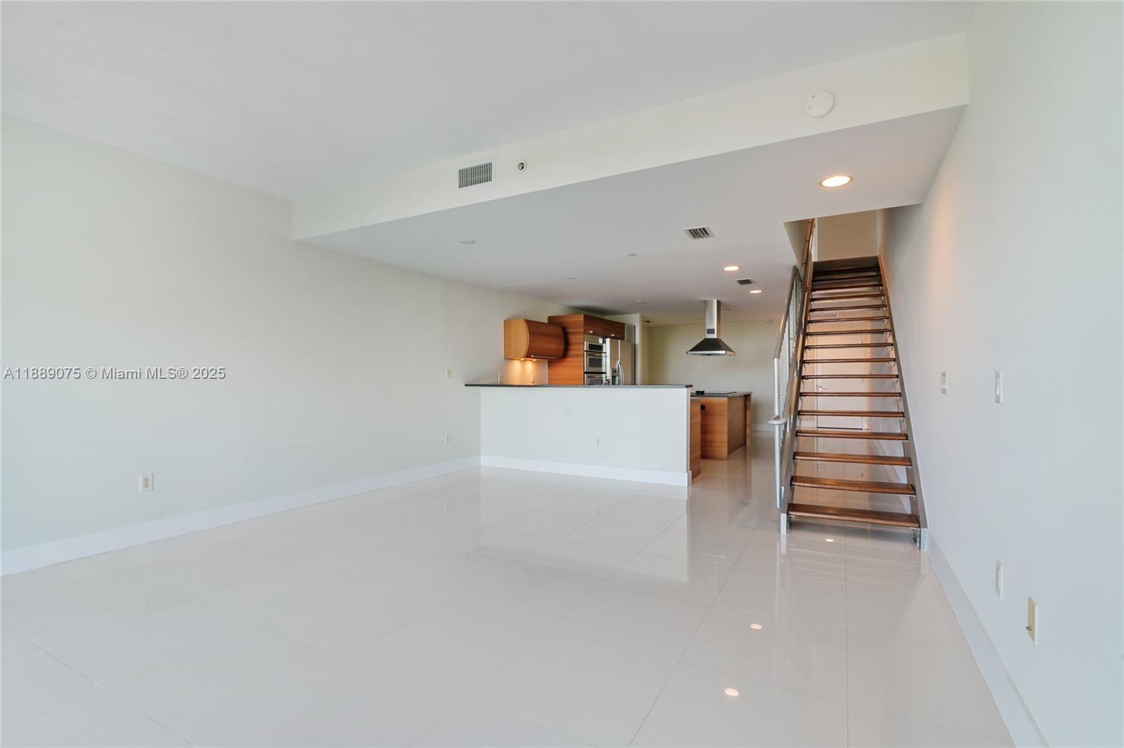 2950 NE 188th St #309,Aventura, FL 33180